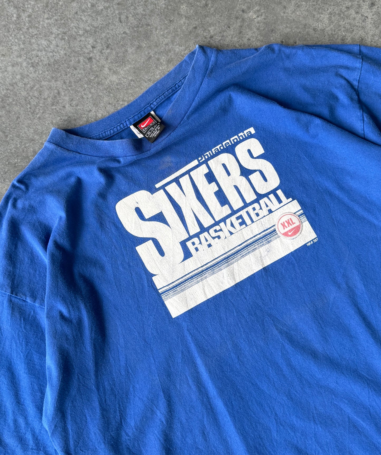 Vintage Nike X Philadelphia 76ers NBA Tee (2XL)