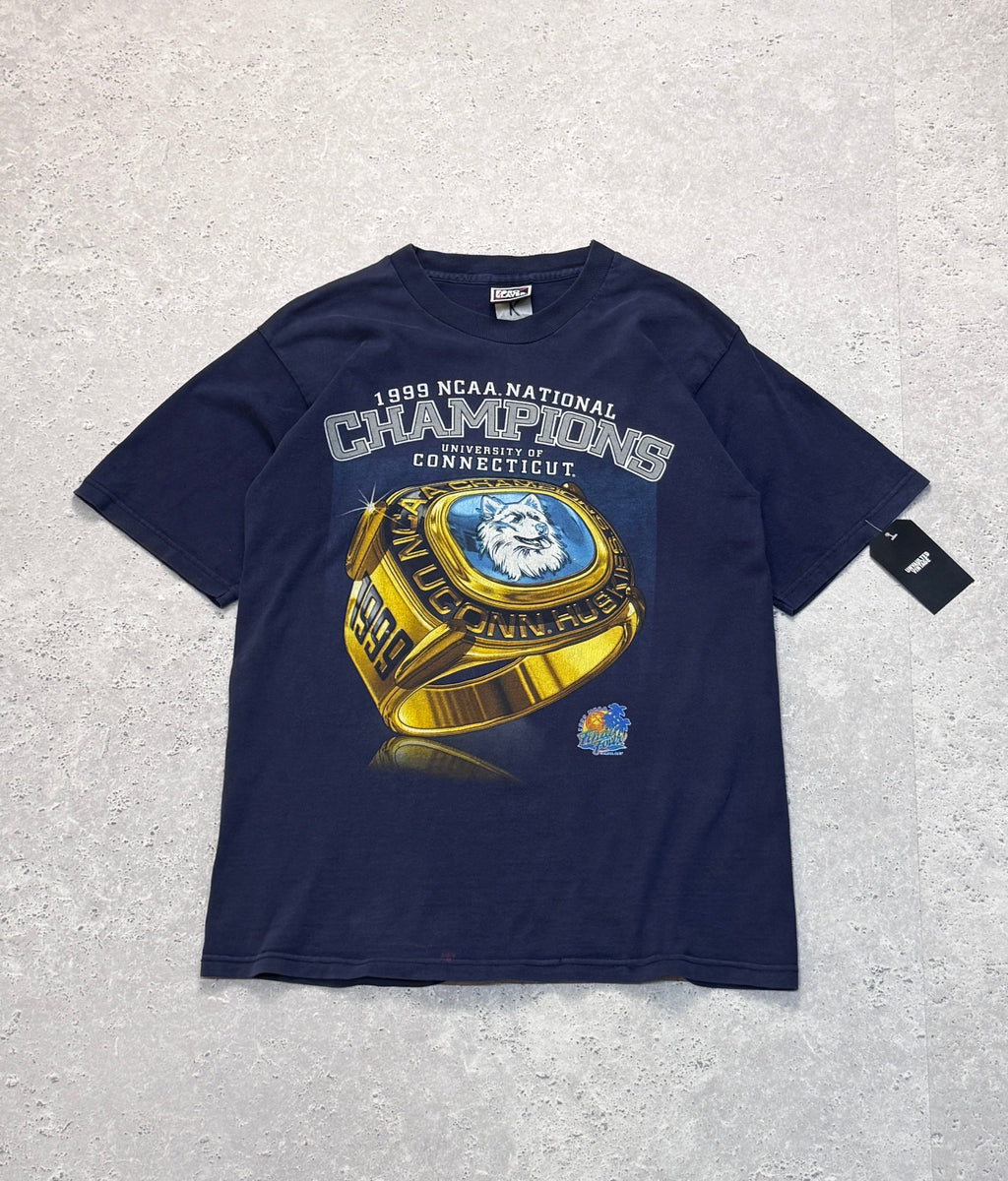 Vintage 1999 Connecticut Huskies NCAA Championship Ring Tee (L)