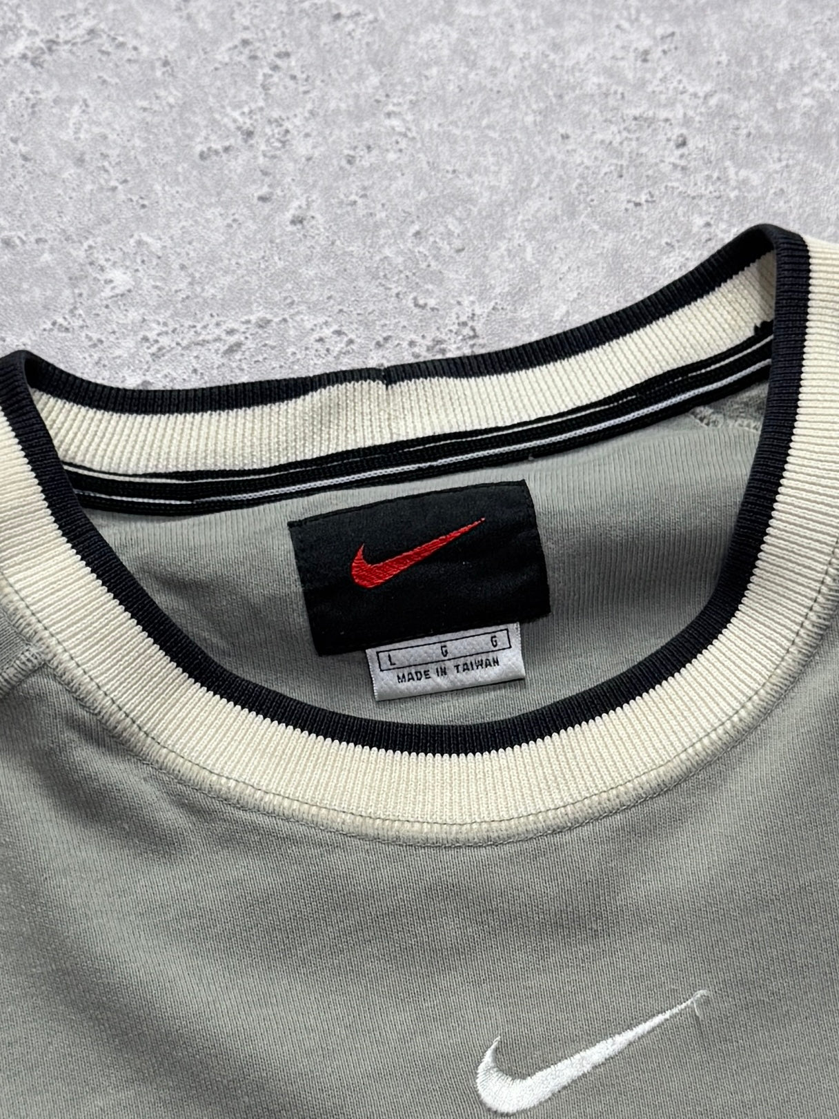 Vintage 2000s Nike Centre Swoosh Tee (XL)