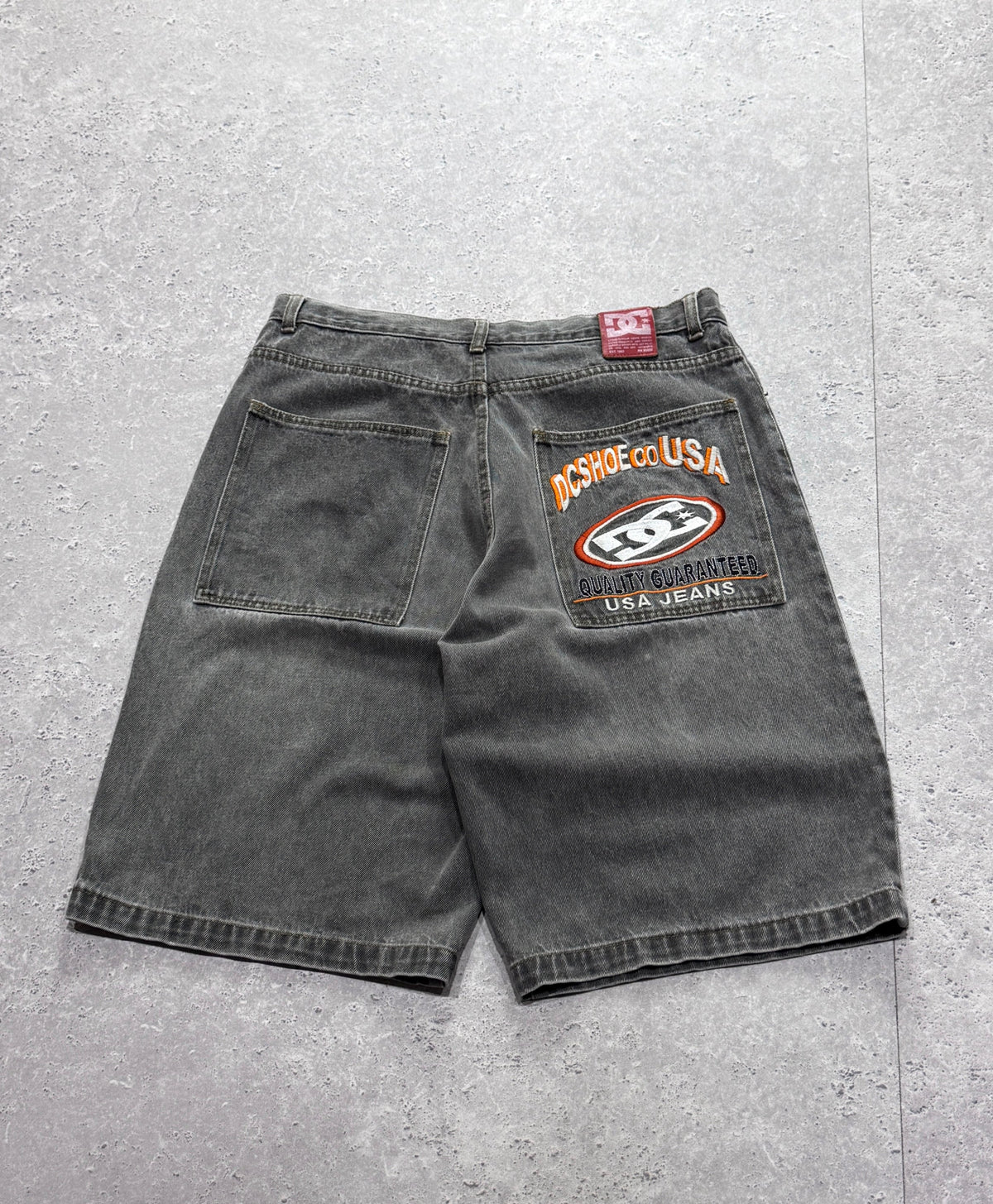 Vintage Y2K DC Shoes Embroidered Jorts (34")