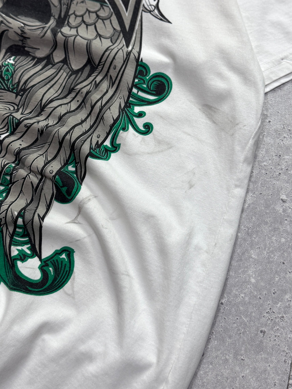 Vintage Y2K Tapout Tee (L)