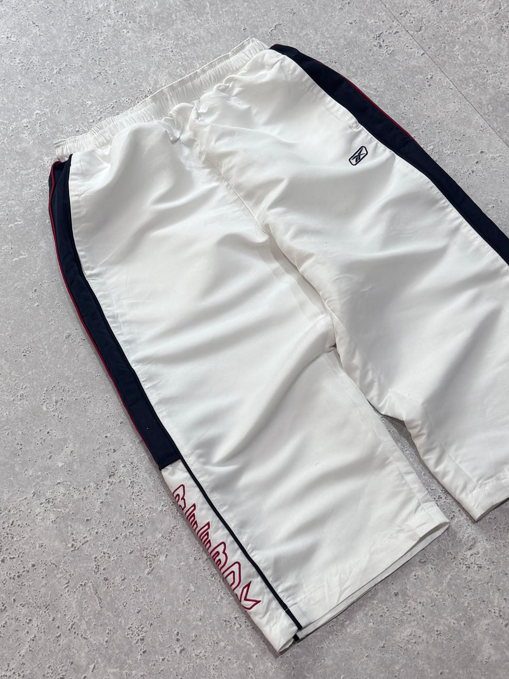 Vintage 2000s Reebok Adjustable 3/4 Track Shorts (M)