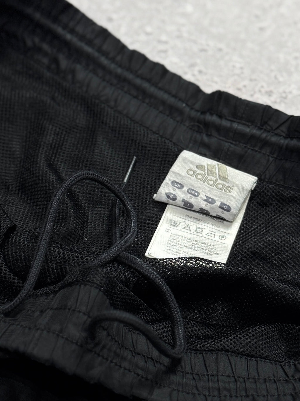 Vintage 2000s Adidas Adjustable 3/4 Track Shorts (M)