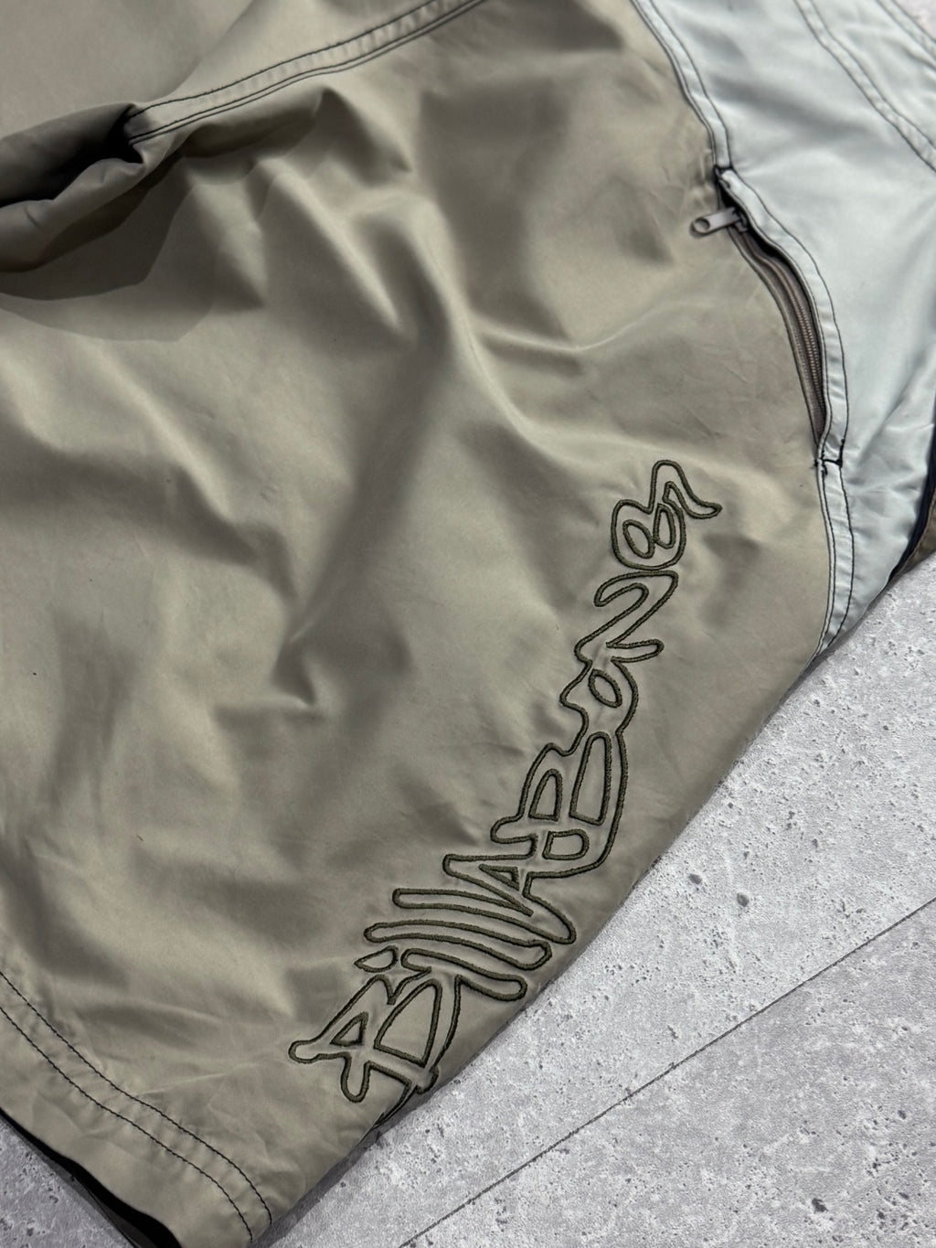 Vintage 2000s Billabong Boardshorts (32”)