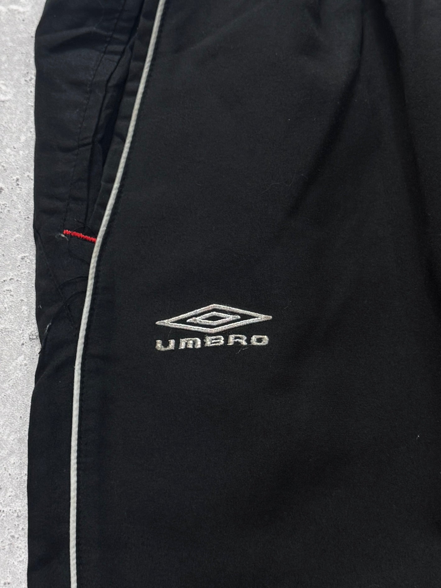 Vintage 2000s Umbro Adjustable 3/4 Track Shorts (M)