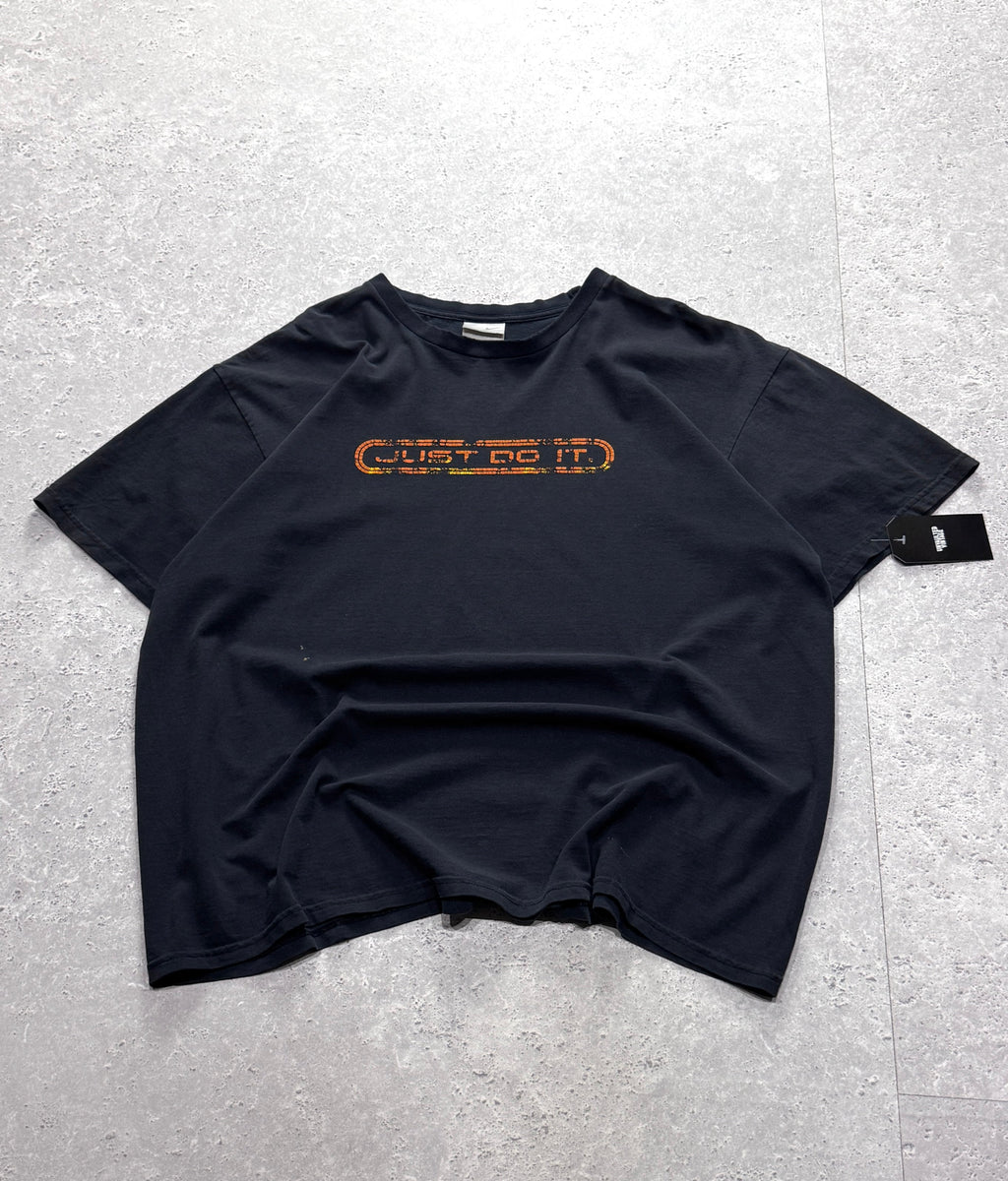 Vintage 2000s Nike Spellout Tee (XL)