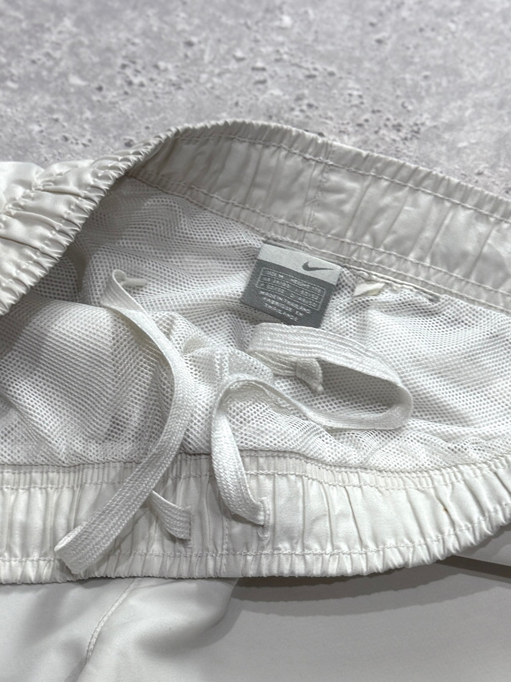 Vintage 2000s Nike Adjustable 3/4 Track Shorts (M)
