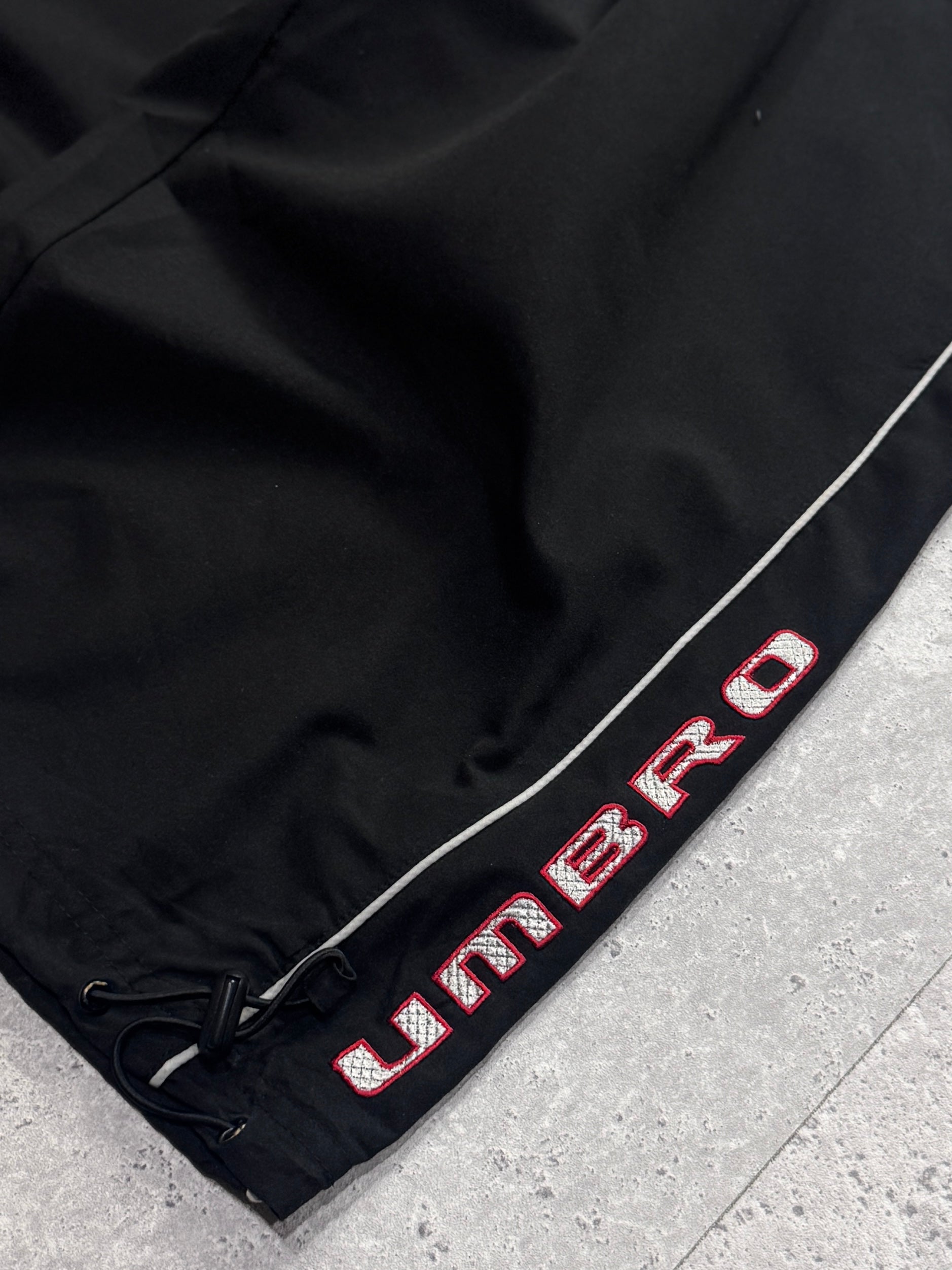 Vintage 2000s Umbro Adjustable 3/4 Track Shorts (M)