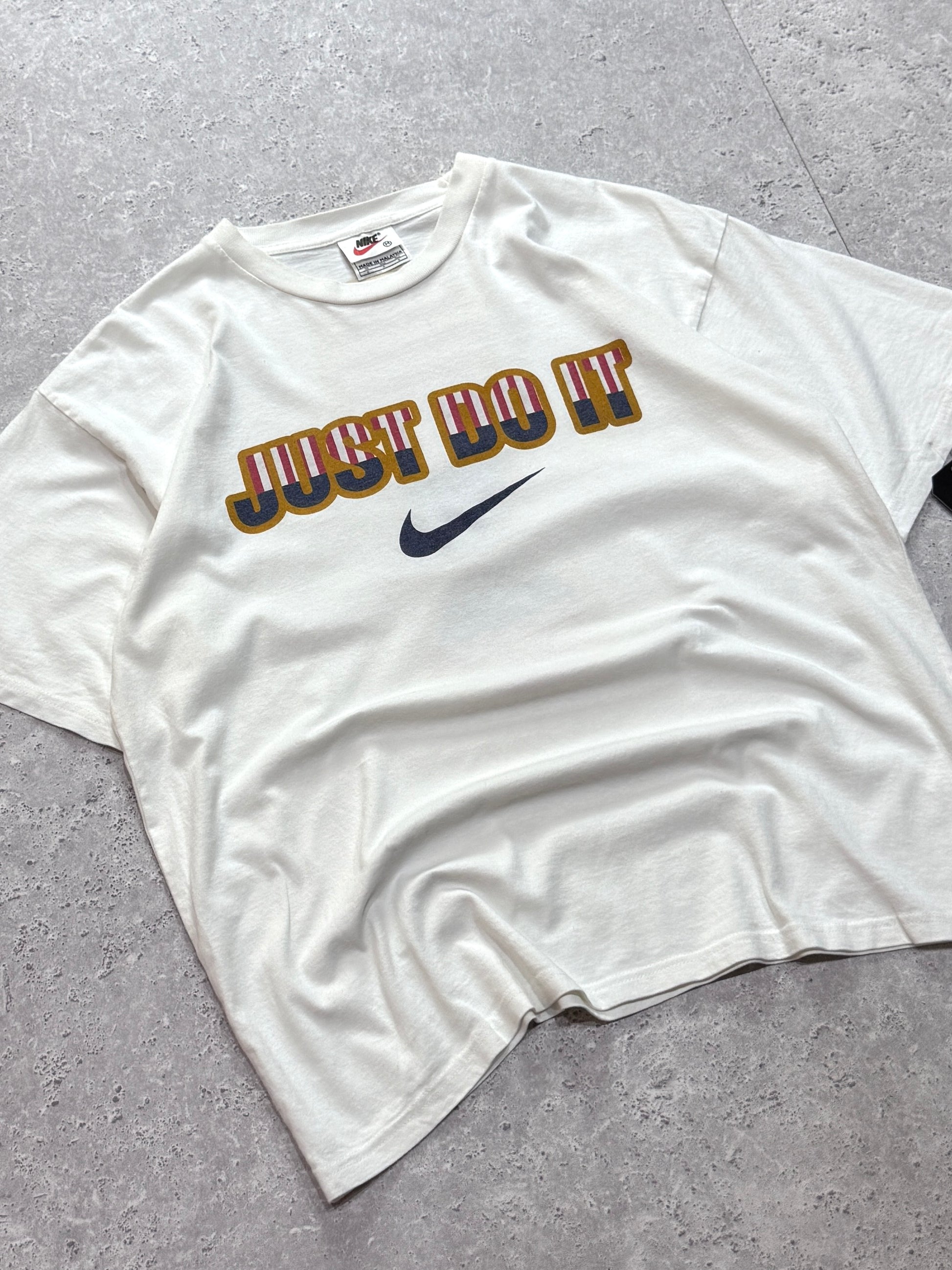 Vintage 90s Nike Just Do It Spellout Tee (M)