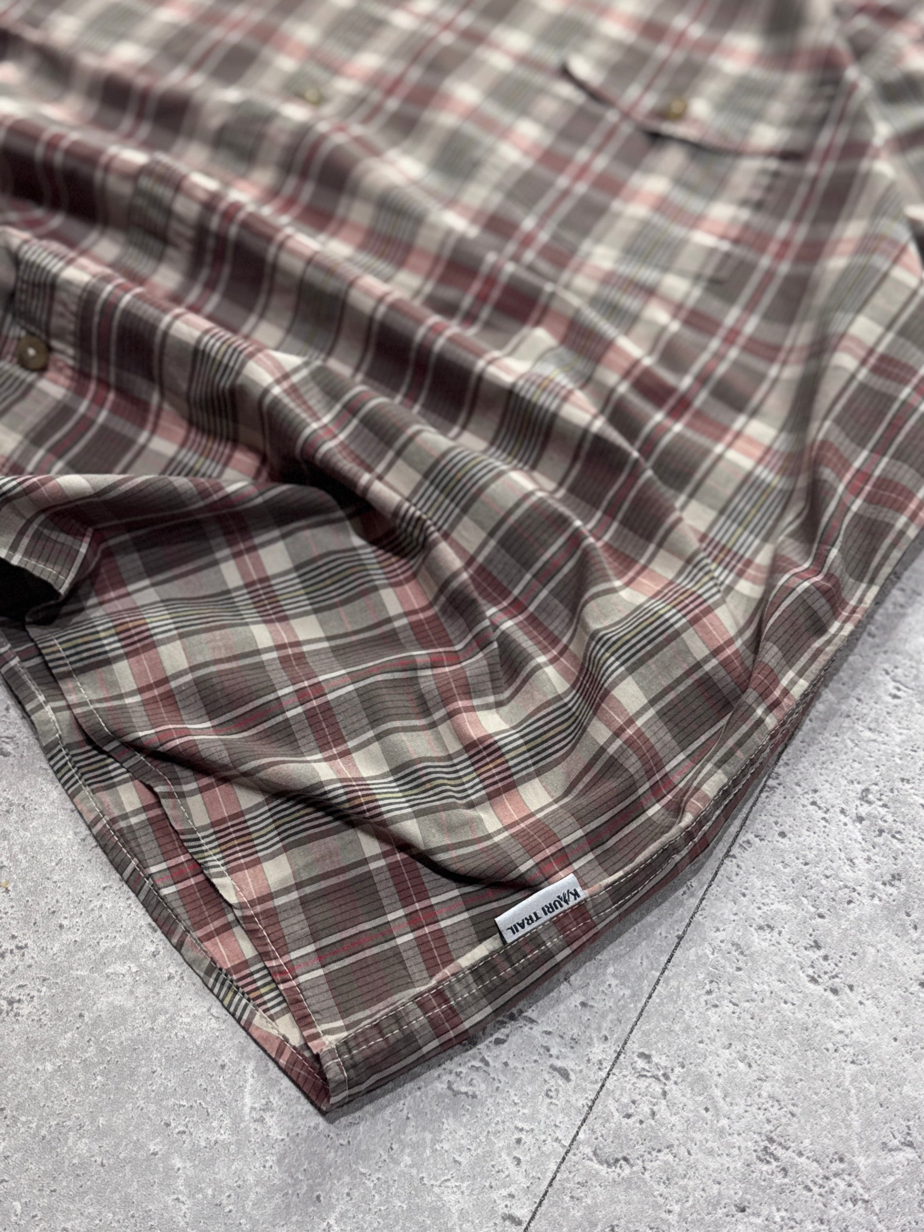 Vintage 2000s Plaid Button Up Shirt (XXL)