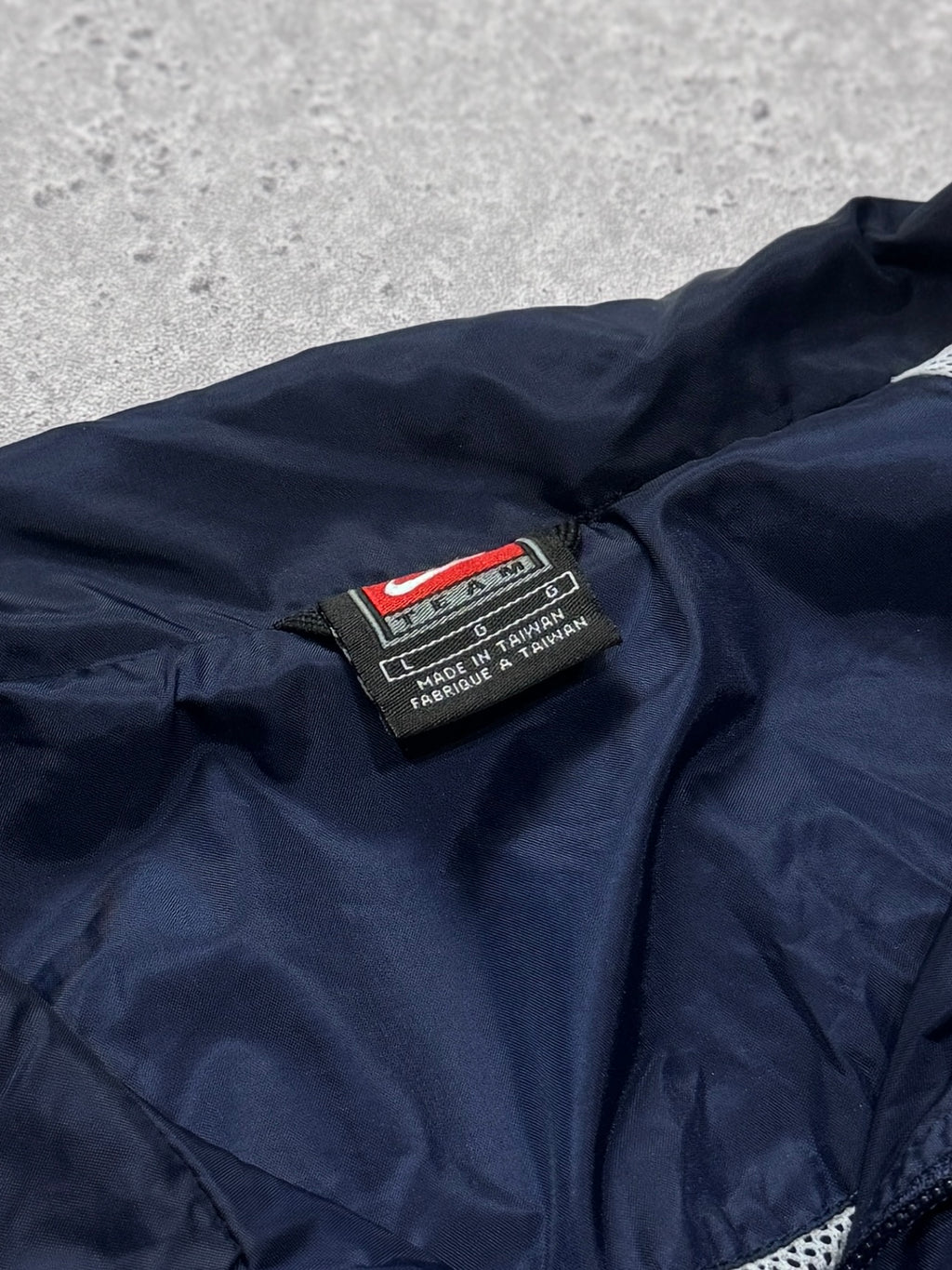 Vintage 2000s Nike X Brunswick Basketball Windbreaker Jacket (L)