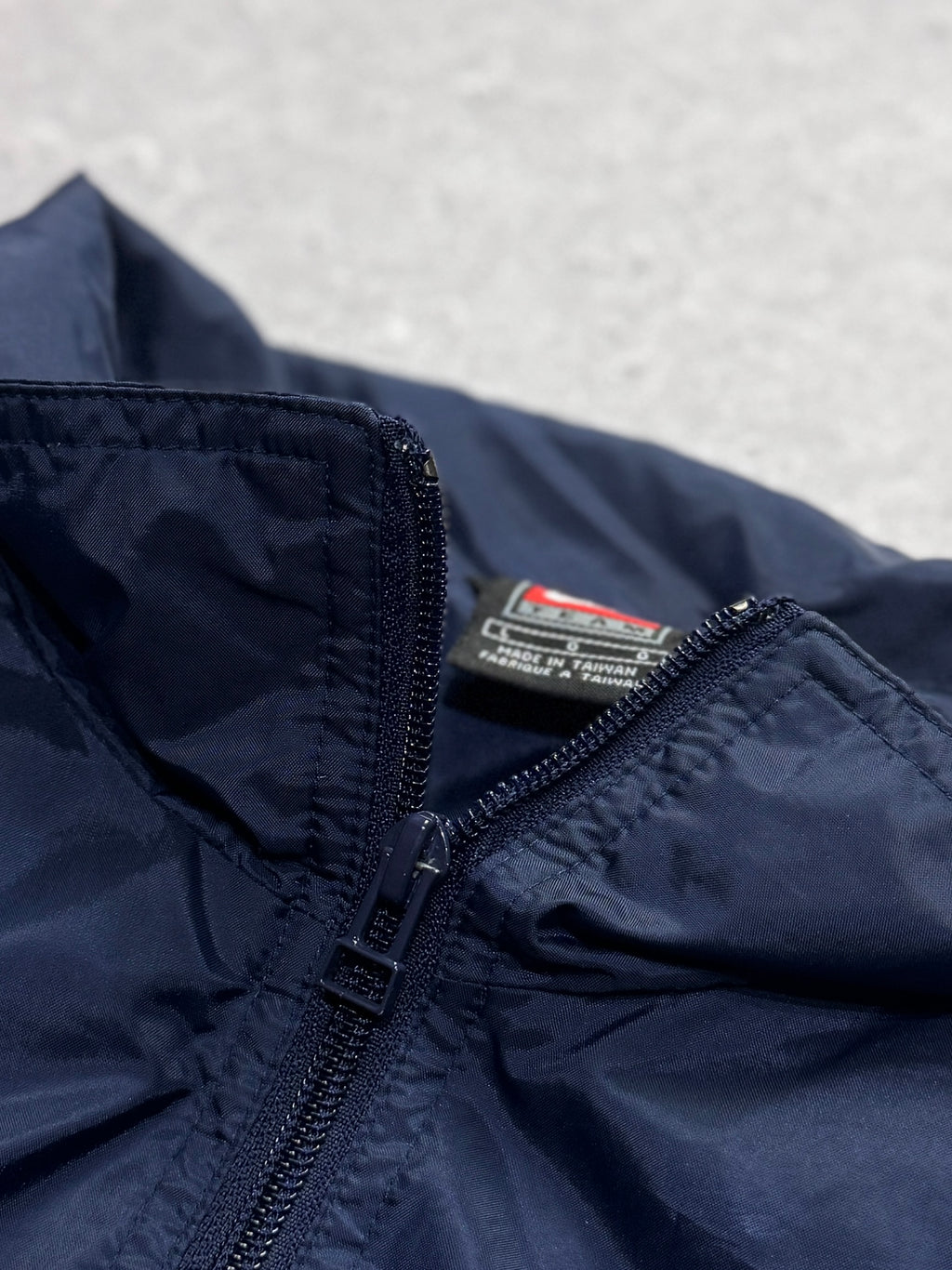 Vintage 2000s Nike X Brunswick Basketball Windbreaker Jacket (L)