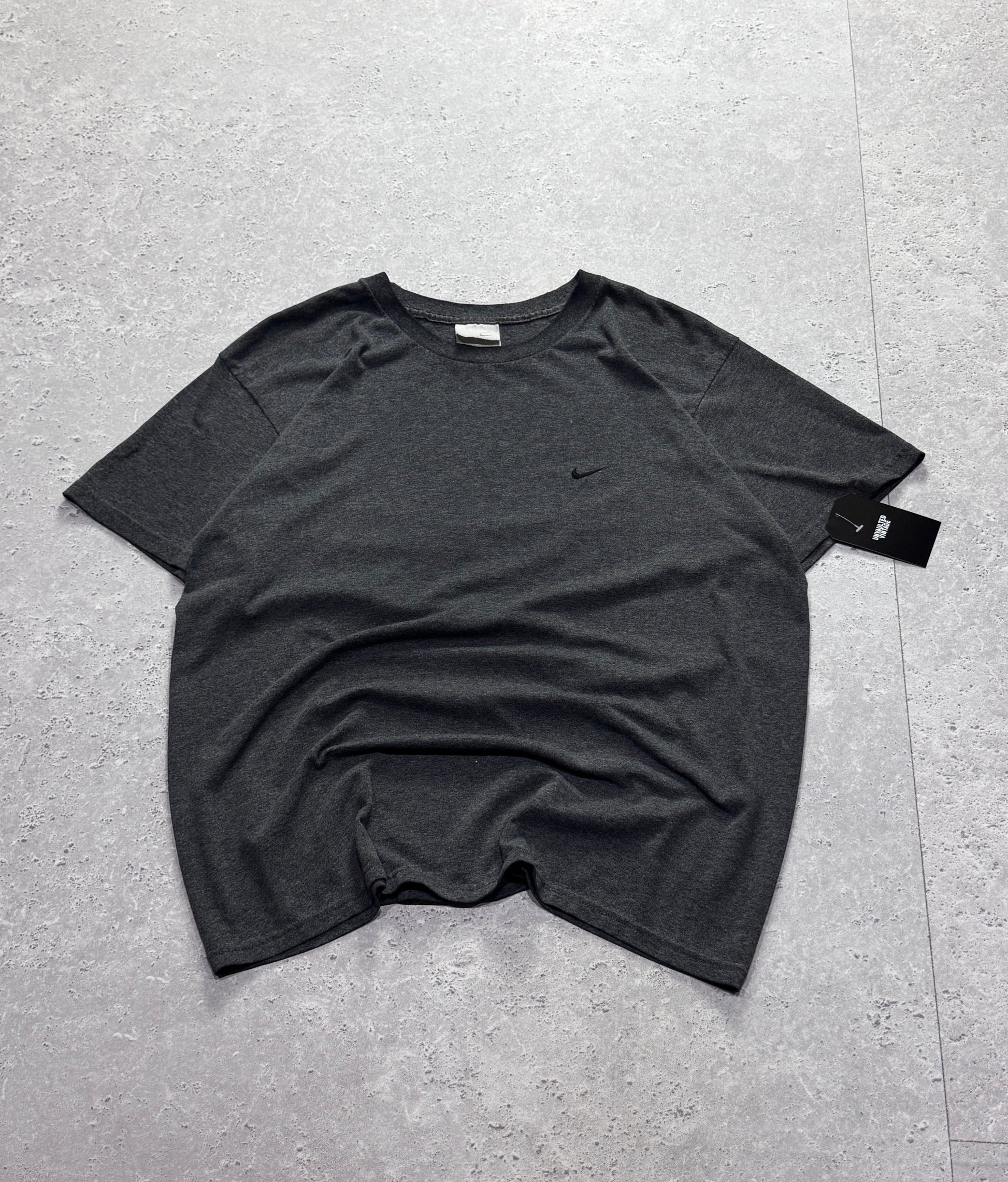 Vintage 2000s Nike Embroidered Tee (M)