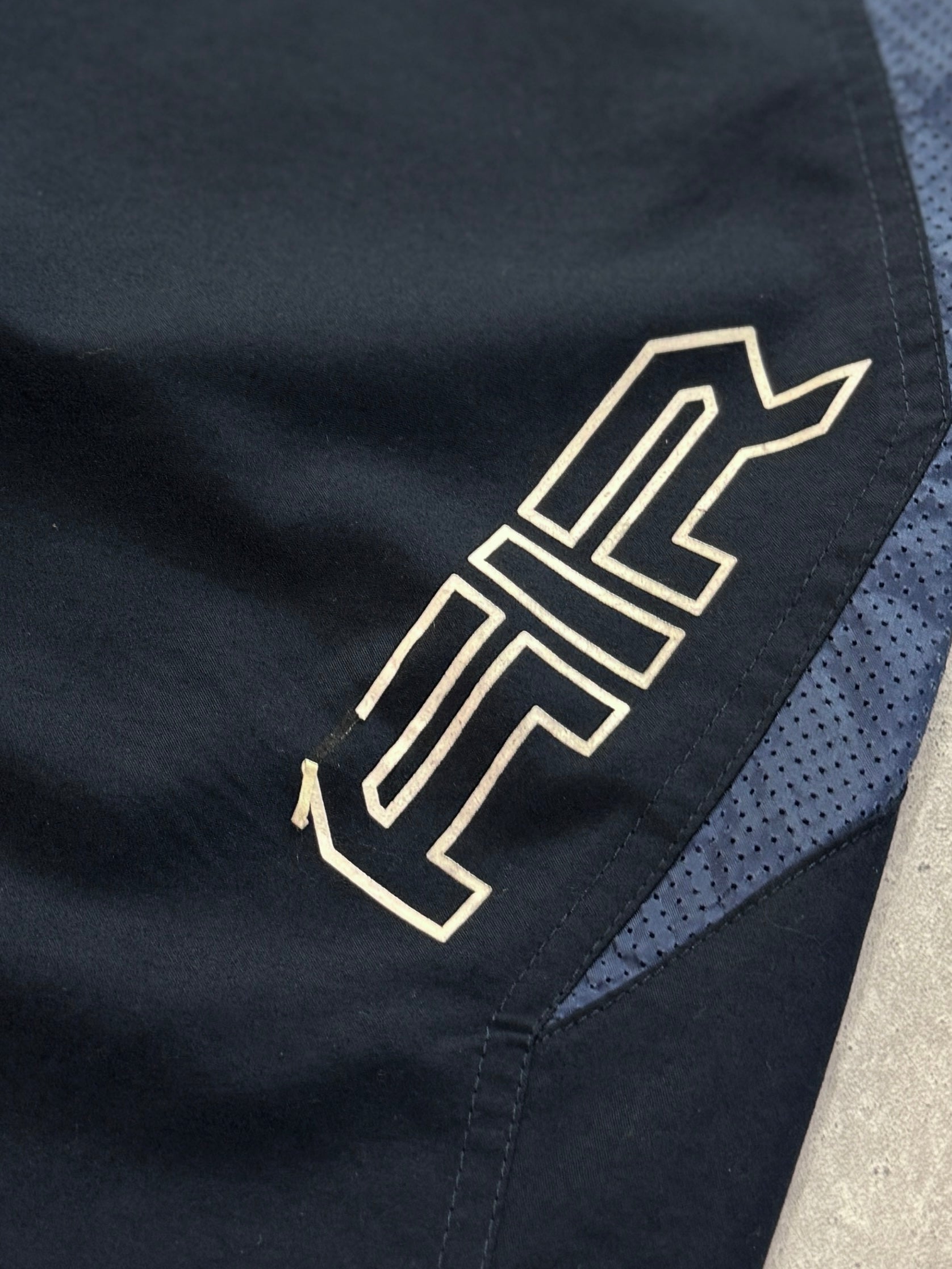 Vintage 2000s Nike Air Adjustable 3/4 Track Shorts (M)