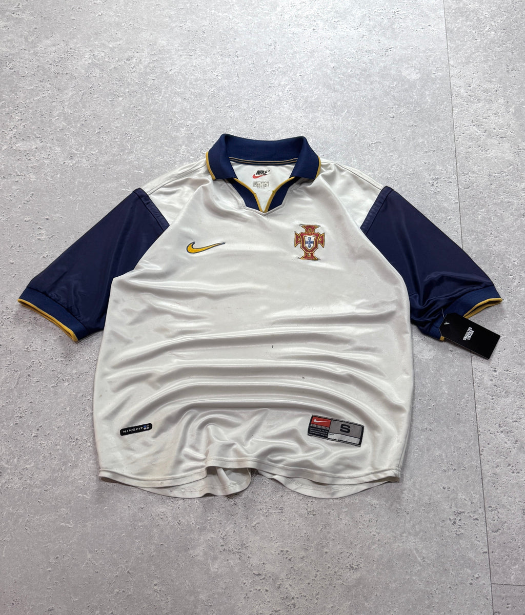 Vintage 2000s Nike X Portugal Football Jersey (M)