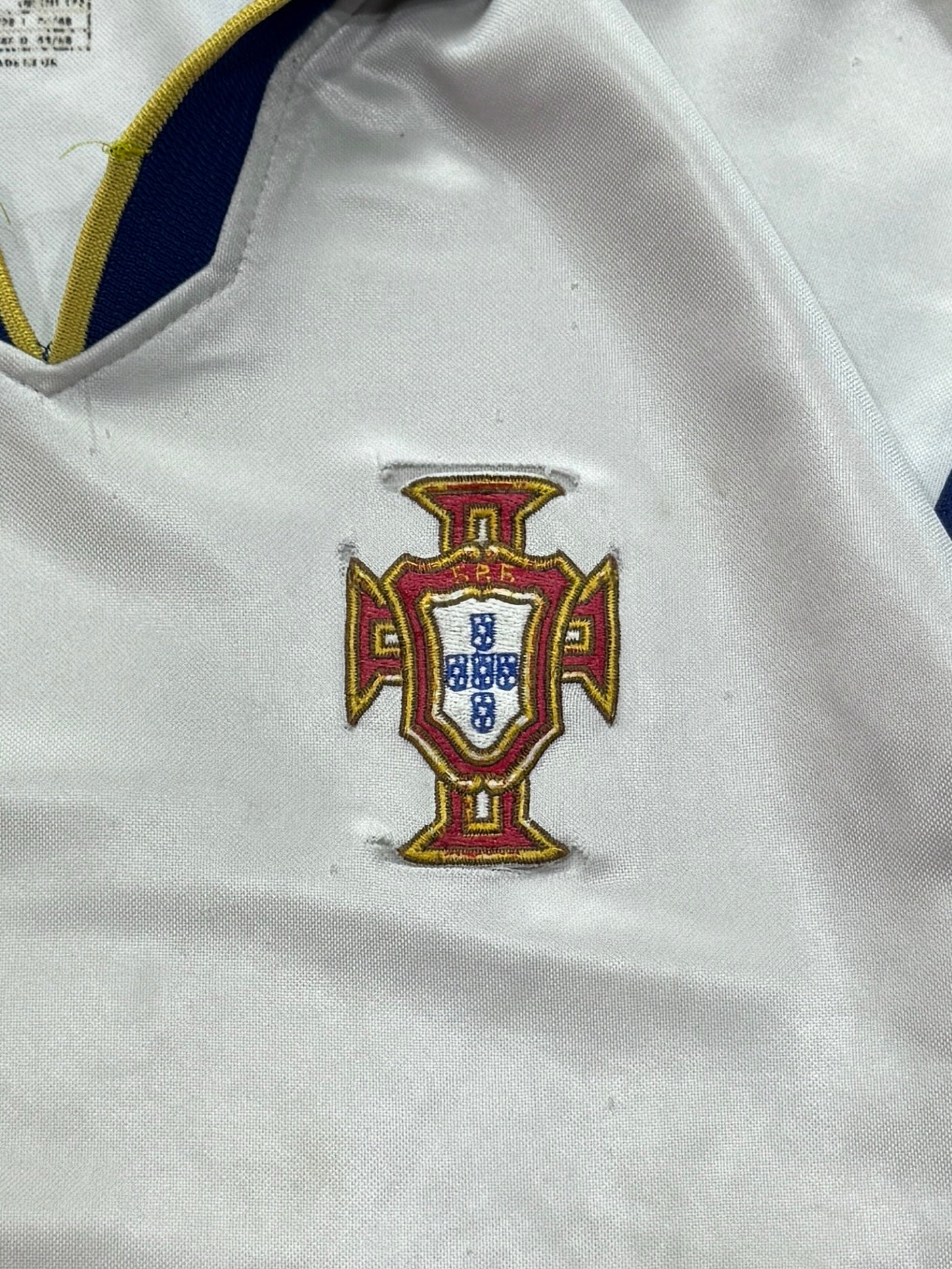 Vintage 2000s Nike X Portugal Football Jersey (M)