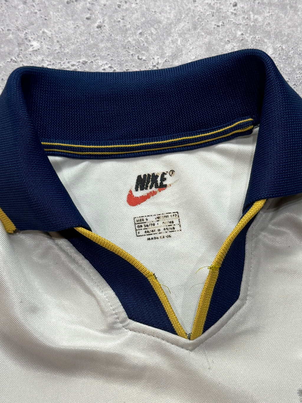 Vintage 2000s Nike X Portugal Football Jersey (M)