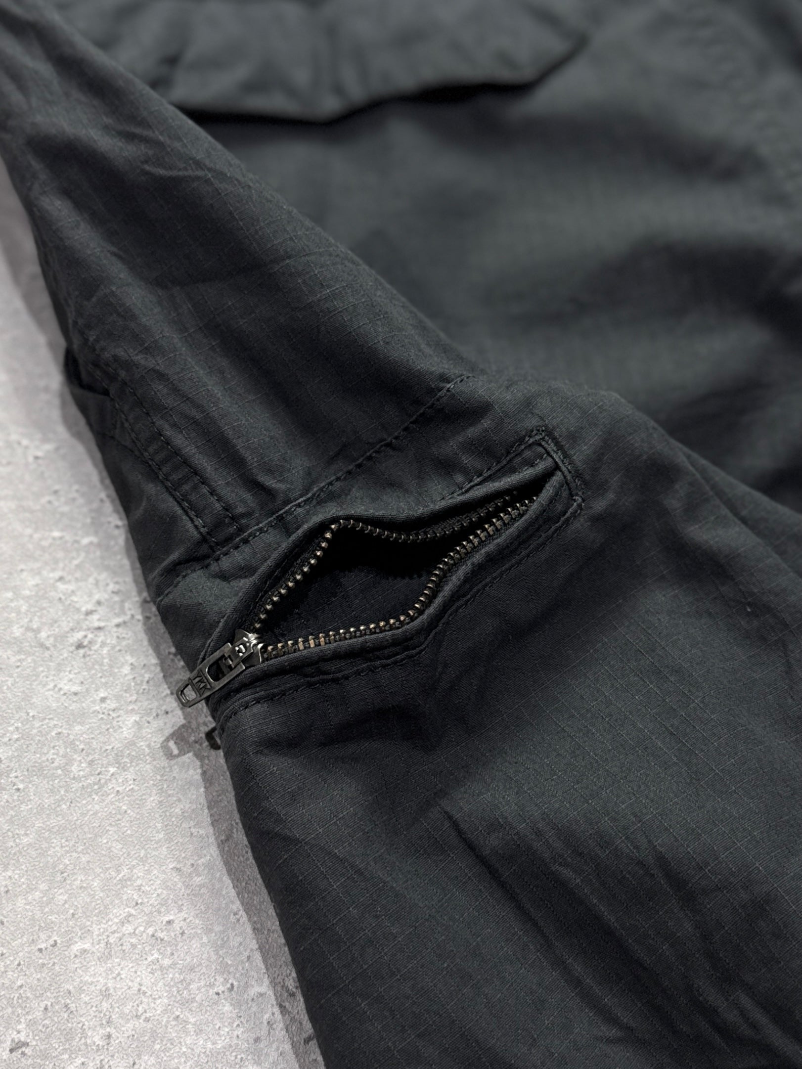 Vintage 2000s Nike Cargo Shorts (M)