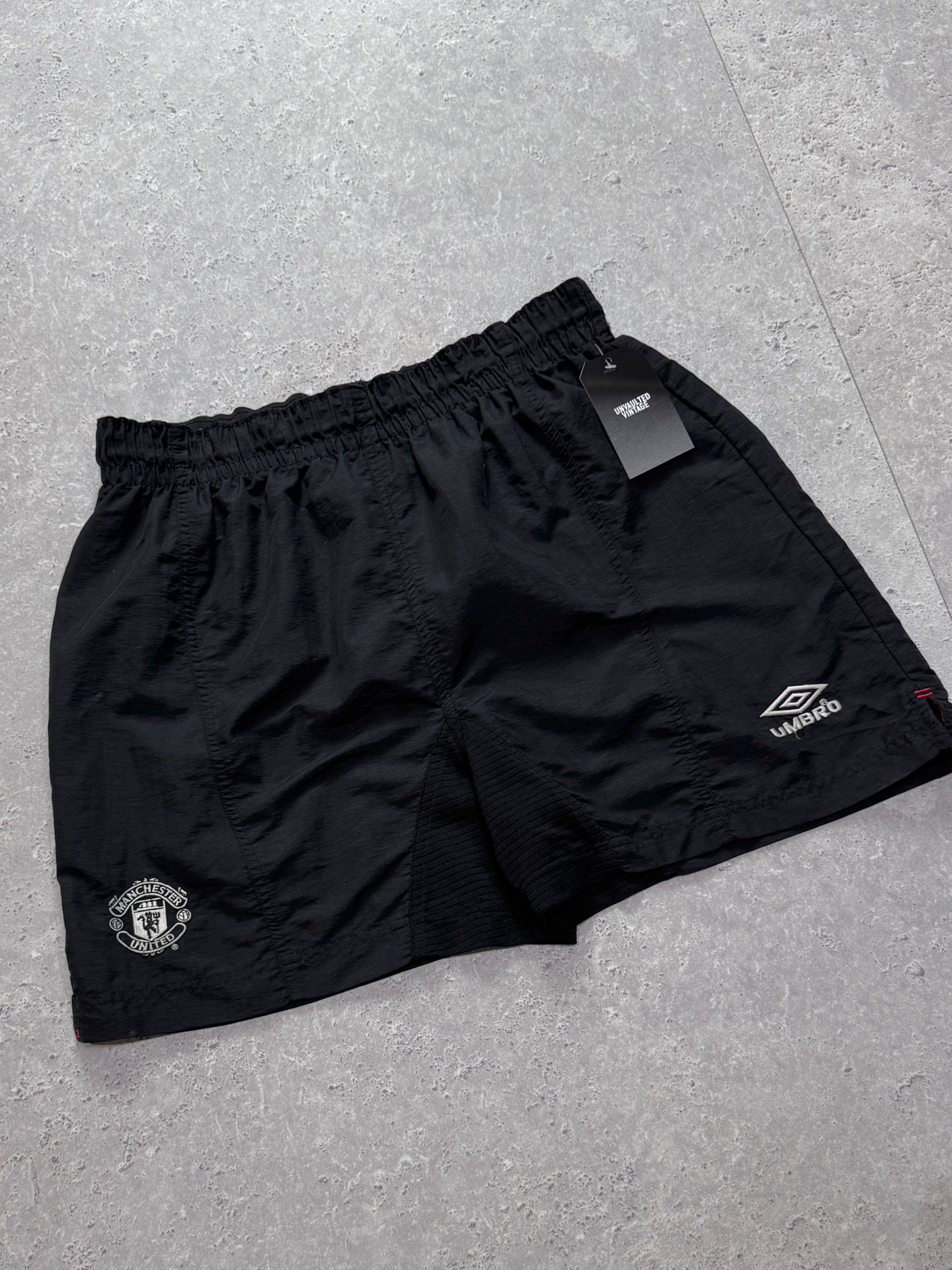Vintage 90s Umbro X Manchester United Football Training Shorts (M)