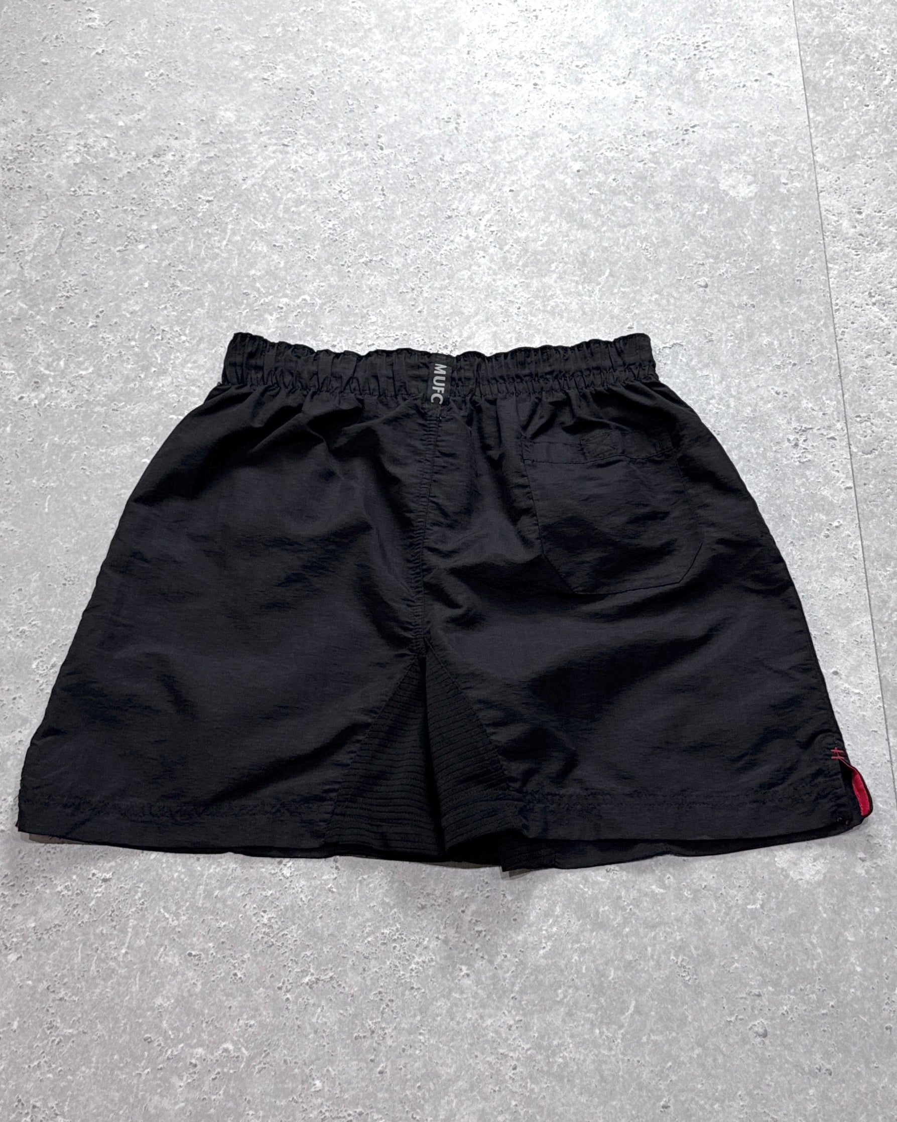 Vintage 90s Umbro X Manchester United Football Training Shorts (M)