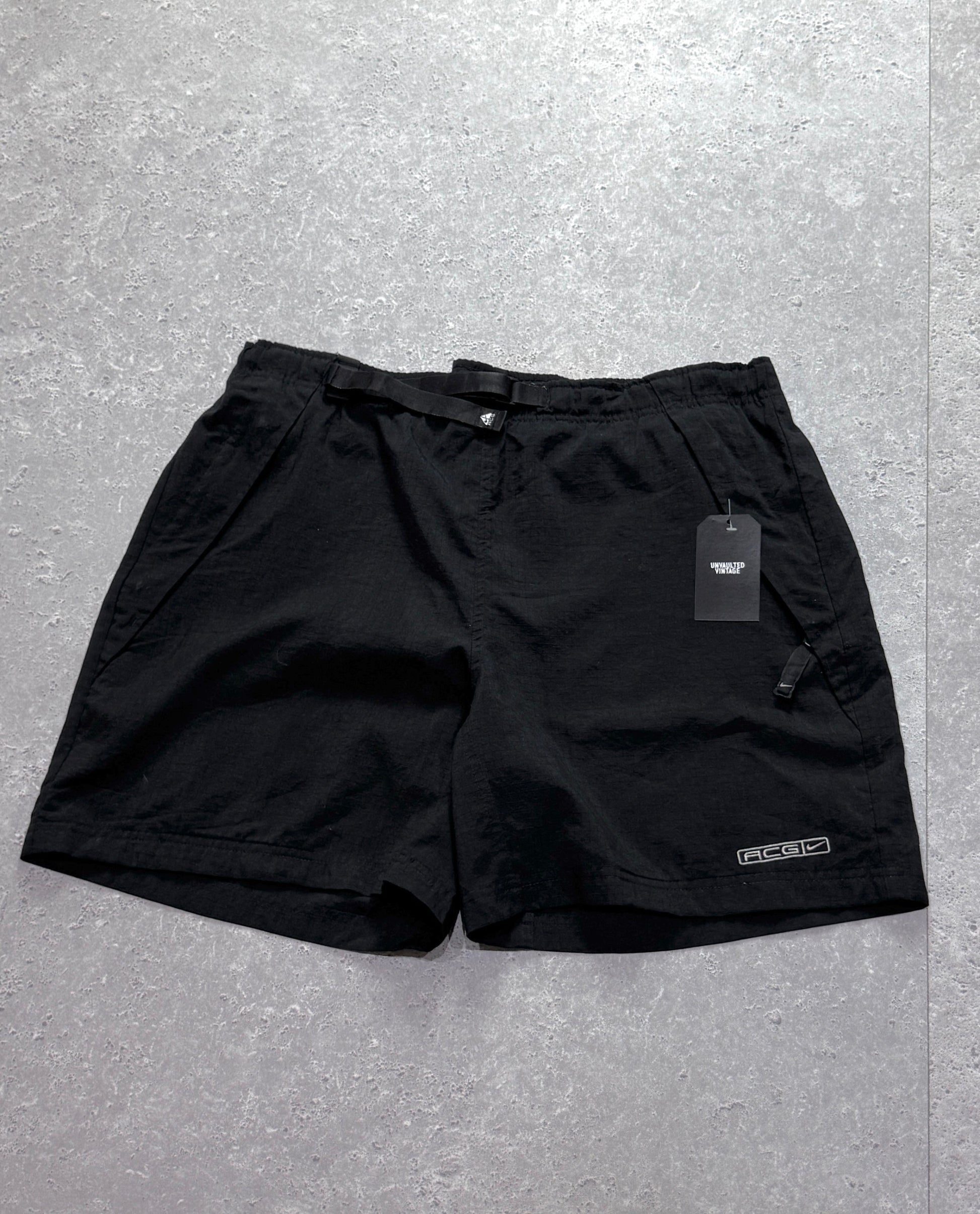 Vintage Nike ACG Trail Hiking Shorts (XL)