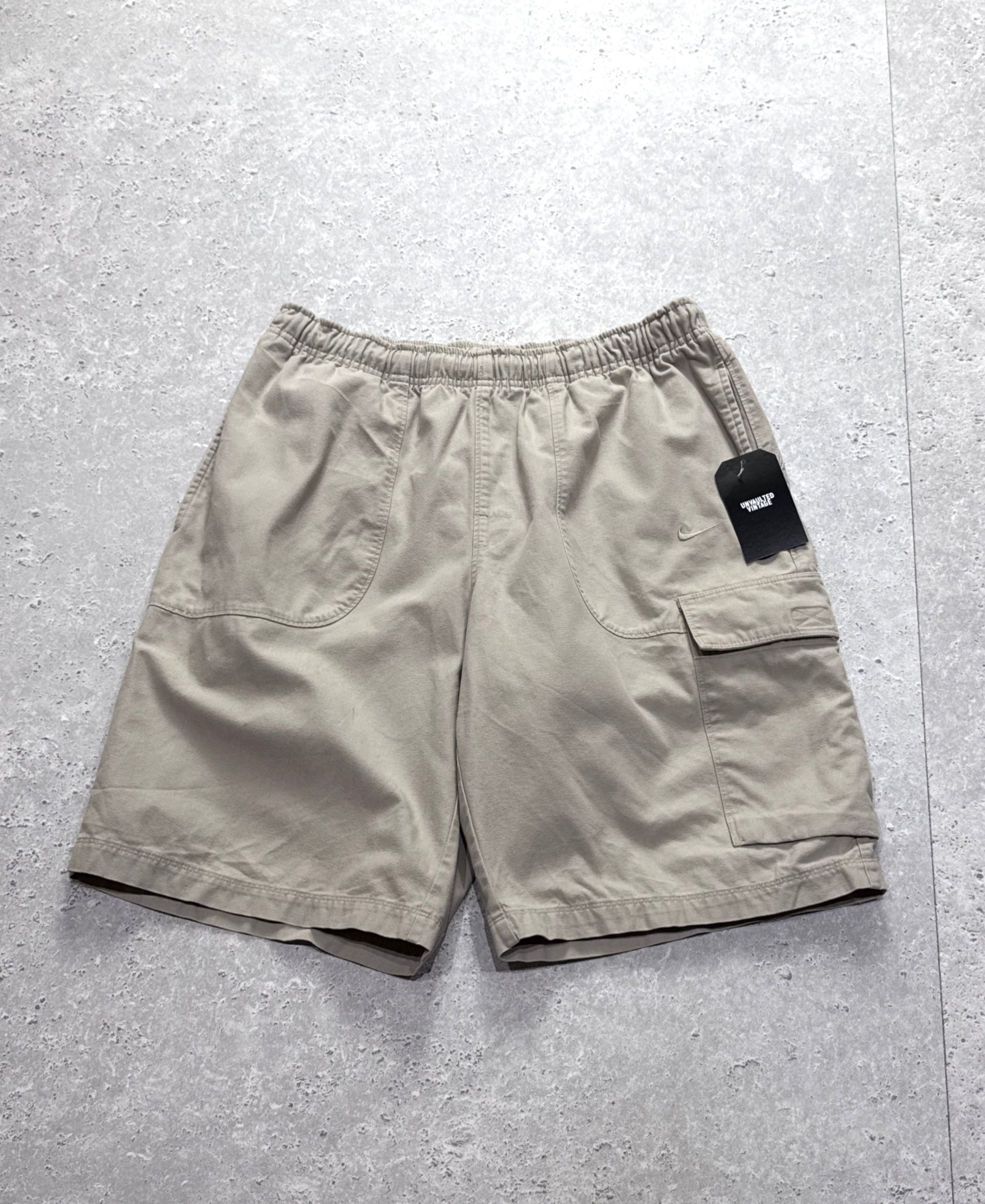 Vintage 2000s Nike Cargo Shorts (30”)