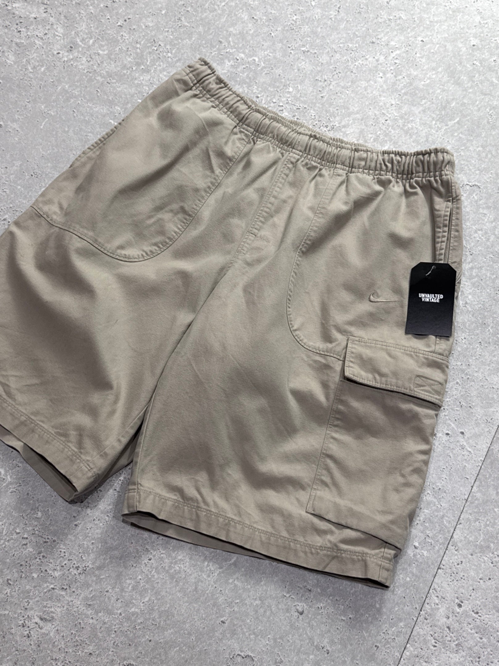 Vintage 2000s Nike Cargo Shorts (30”)