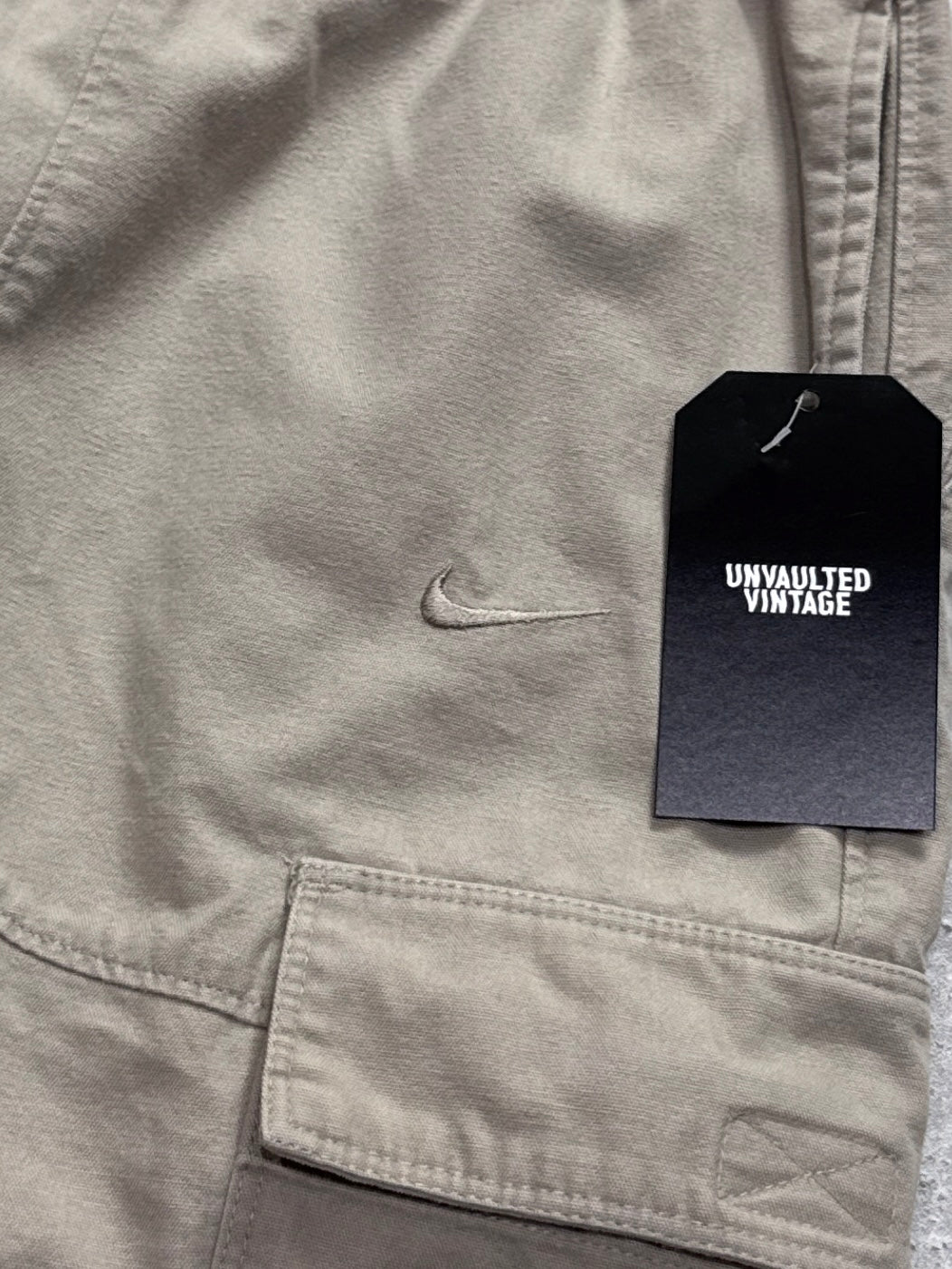 Vintage 2000s Nike Cargo Shorts (30”)