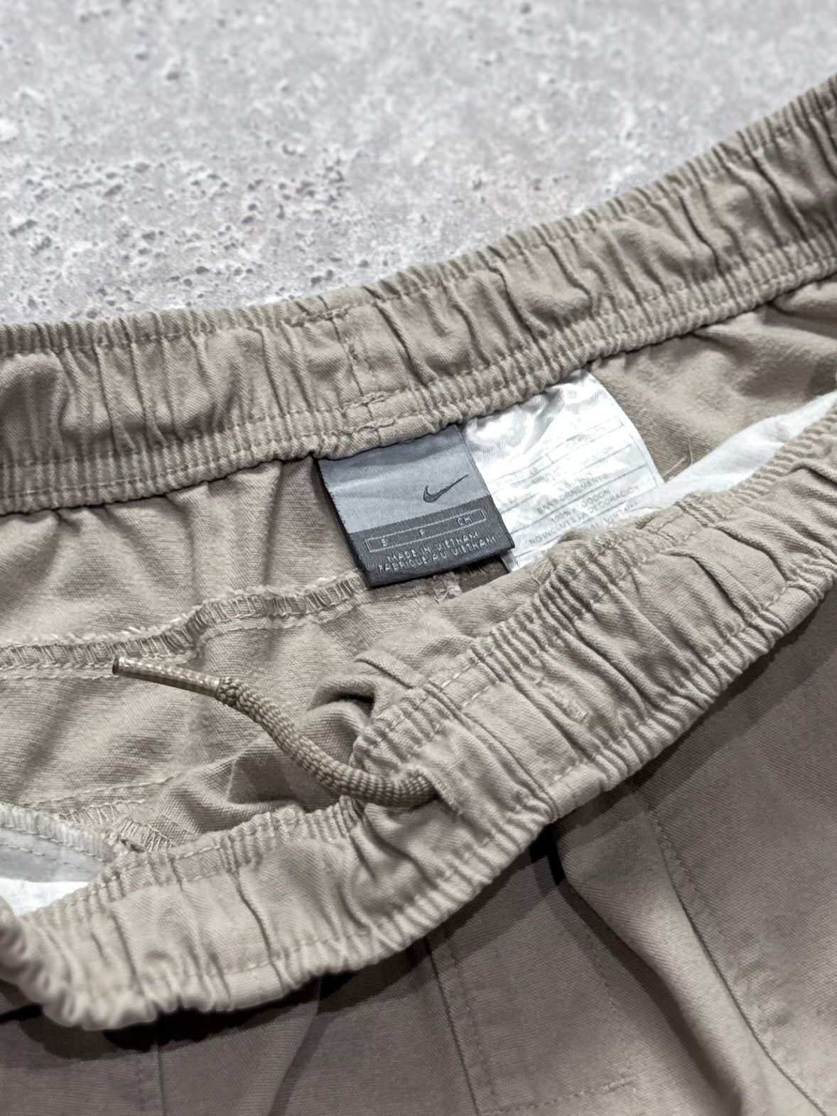 Vintage 2000s Nike Cargo Shorts (30”)