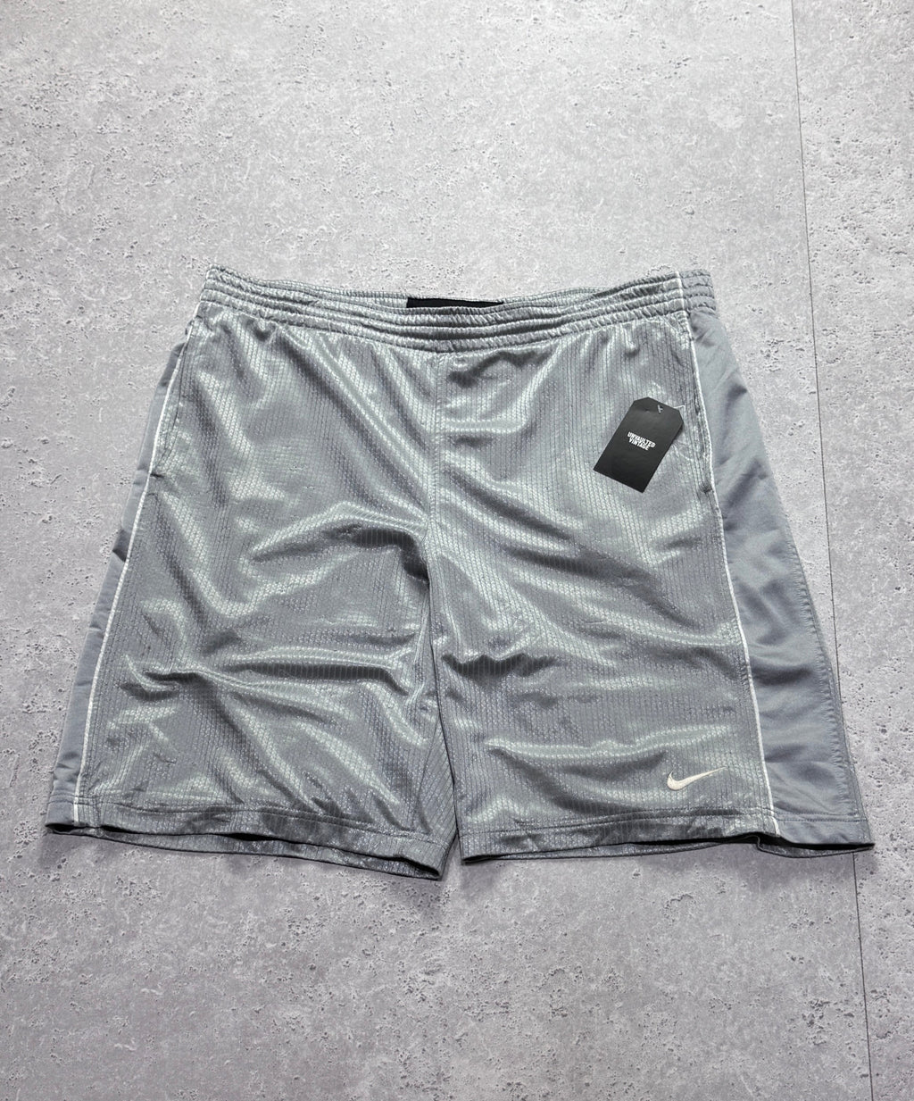 Vintage 2000s Nike Basketball Shorts (L)