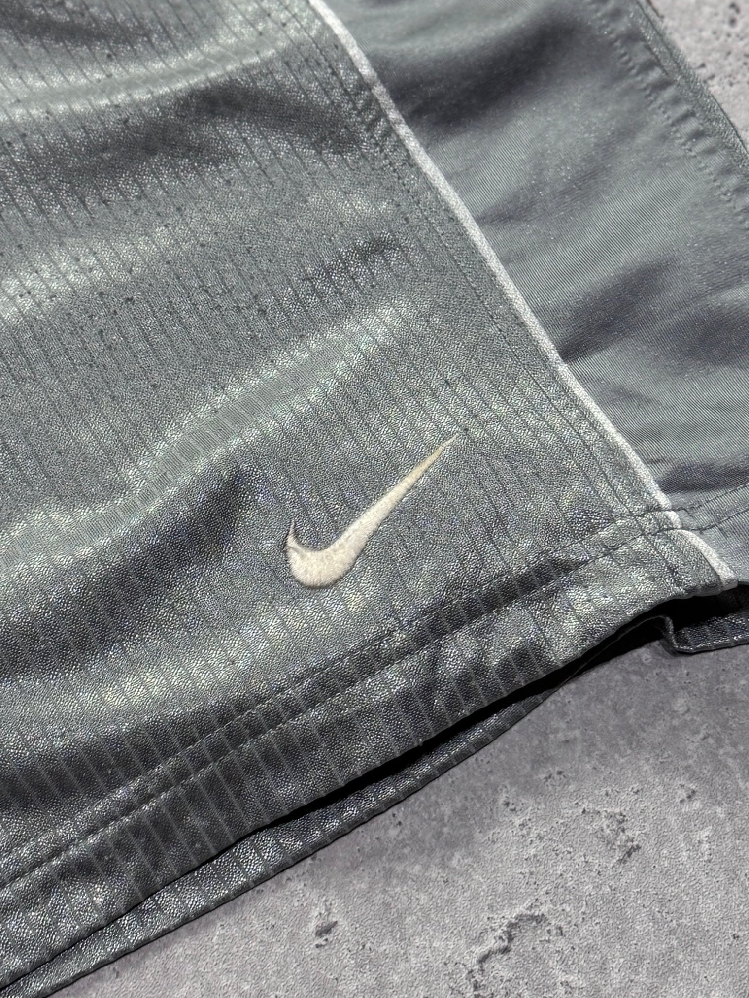Vintage 2000s Nike Basketball Shorts (L)