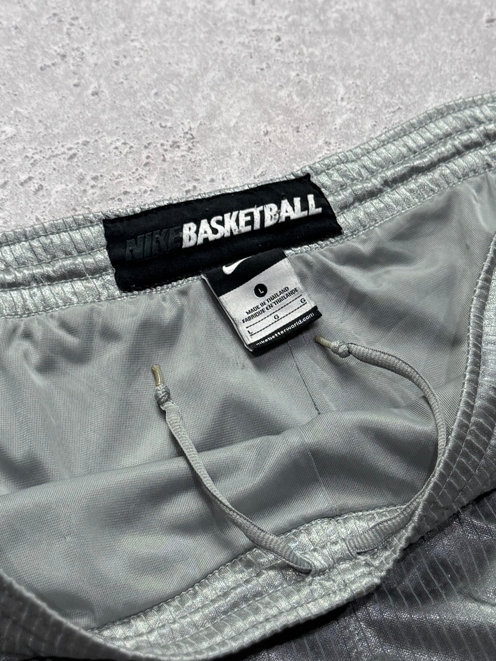Vintage 2000s Nike Basketball Shorts (L)