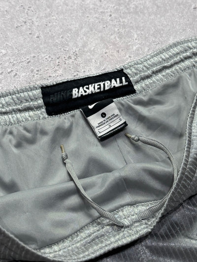 Vintage 2000s Nike Basketball Shorts (L)