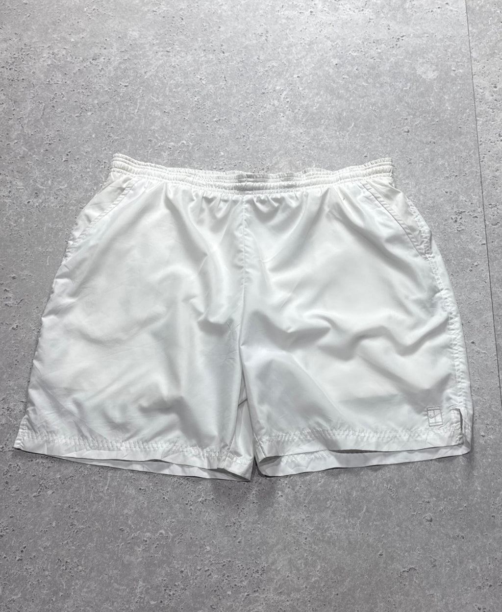 Vintage 2000s Nike Tennis Track Shorts (L)