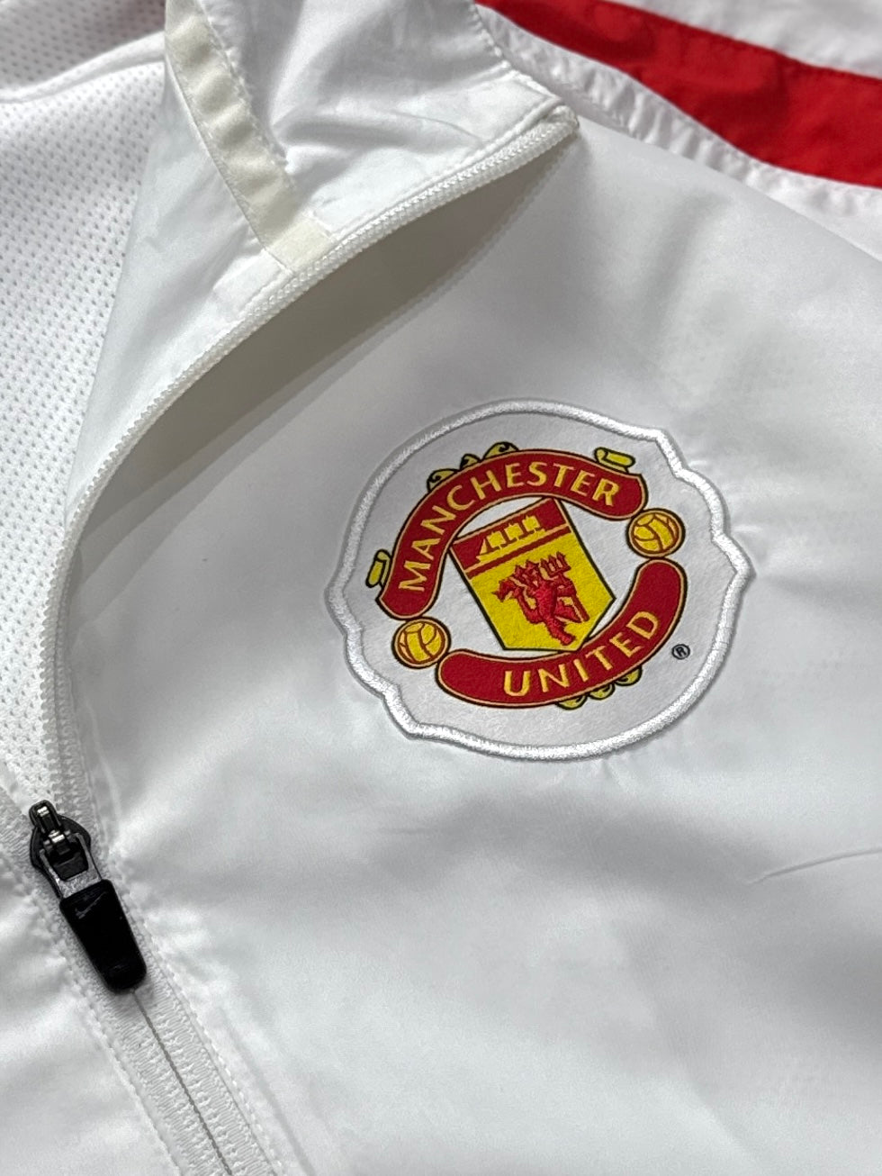Vintage 2000s Nike X Manchester United Football Windbreaker Jacket (L)