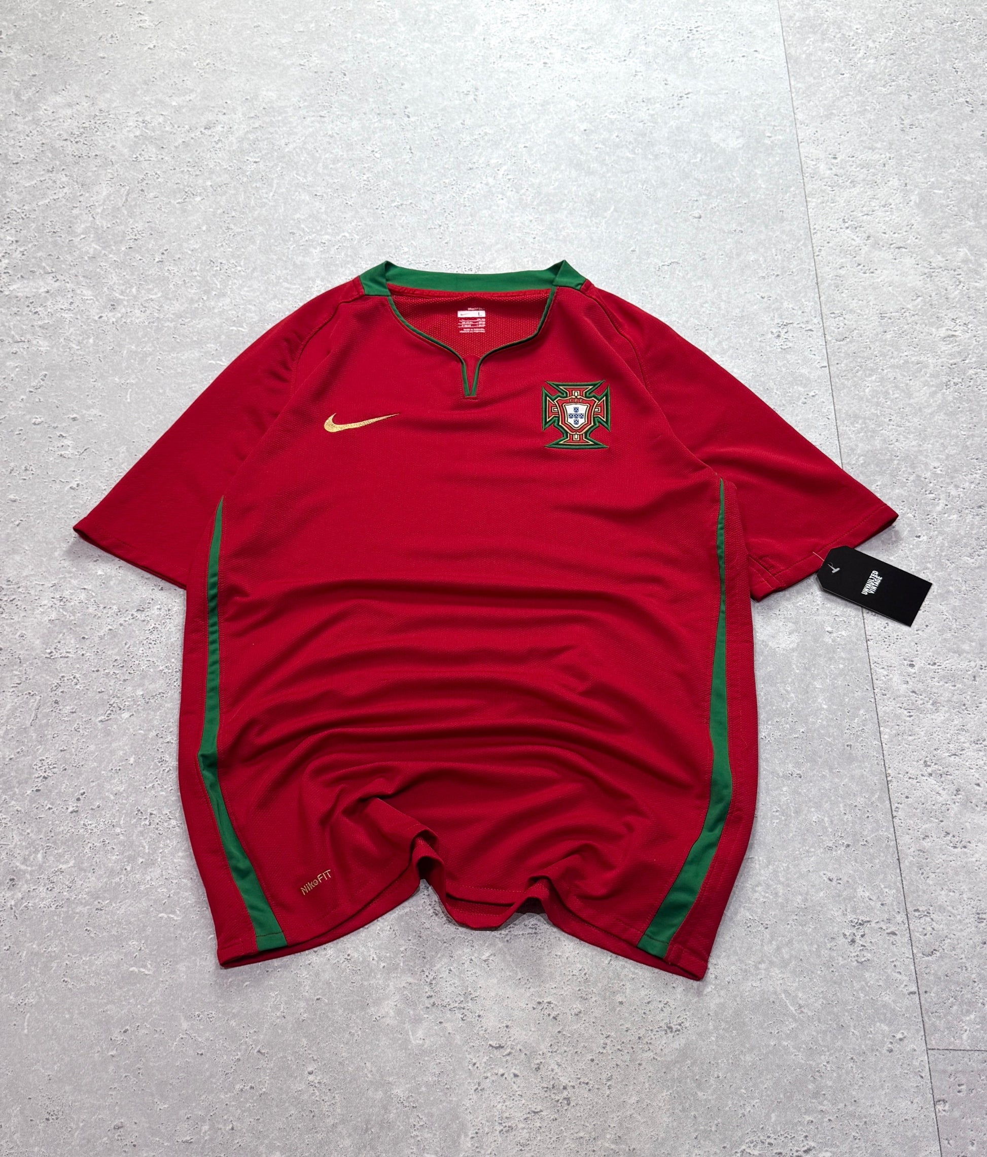 Vintage 2000s Nike X Portugal Football Jersey (L)