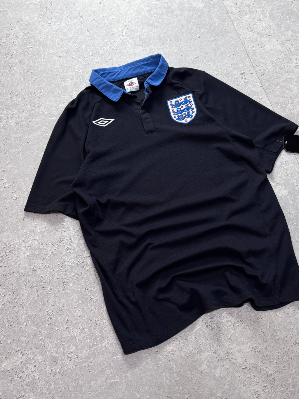 Vintage 2000s Umbro X England Training Polo Shirt (L)