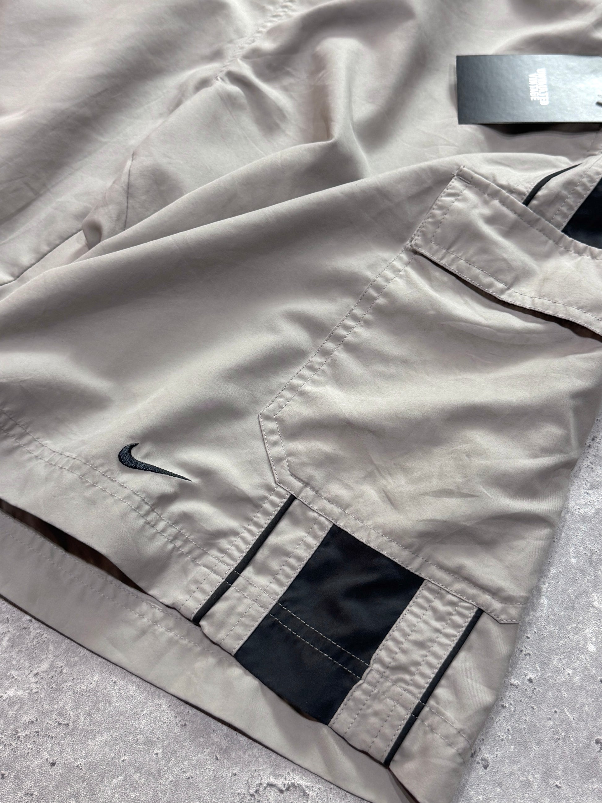 Vintage 2000s Nike Cargo Track Shorts (L)