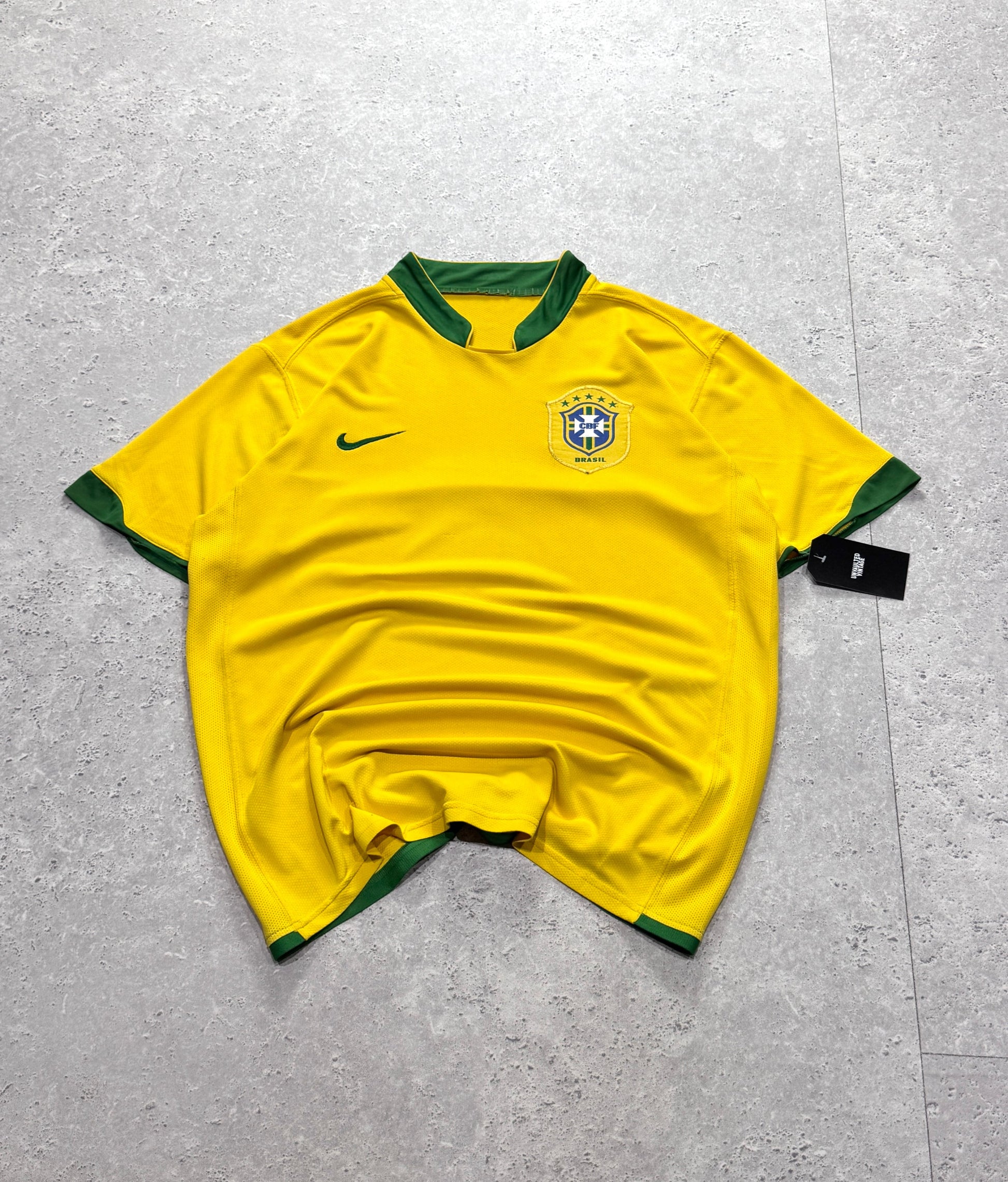 Vintage 2000s Nike X Brasil Football Jersey (L)