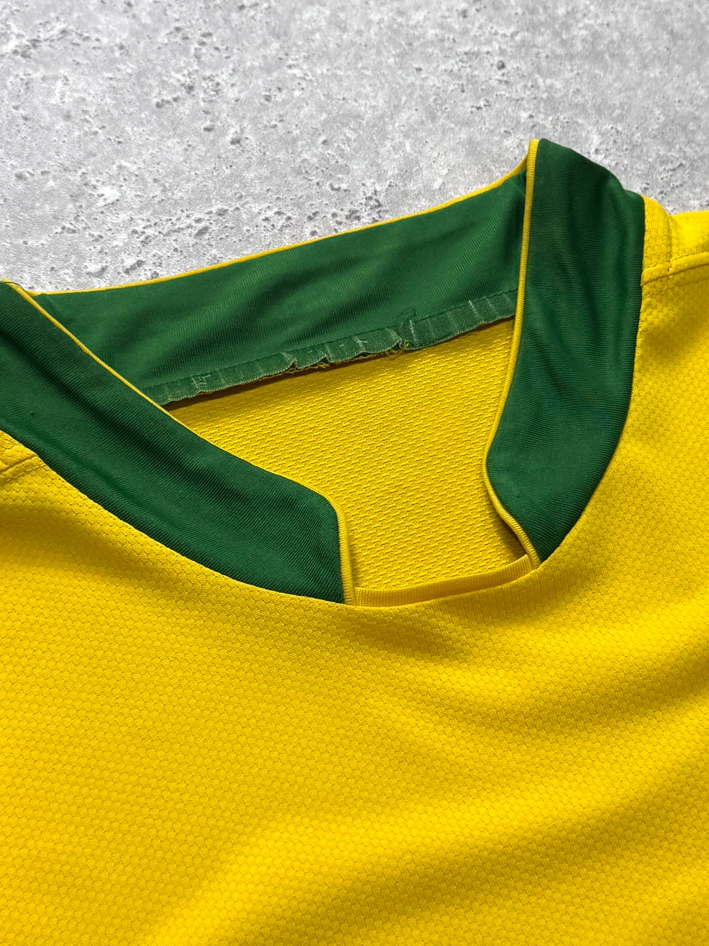 Vintage 2000s Nike X Brasil Football Jersey (L)