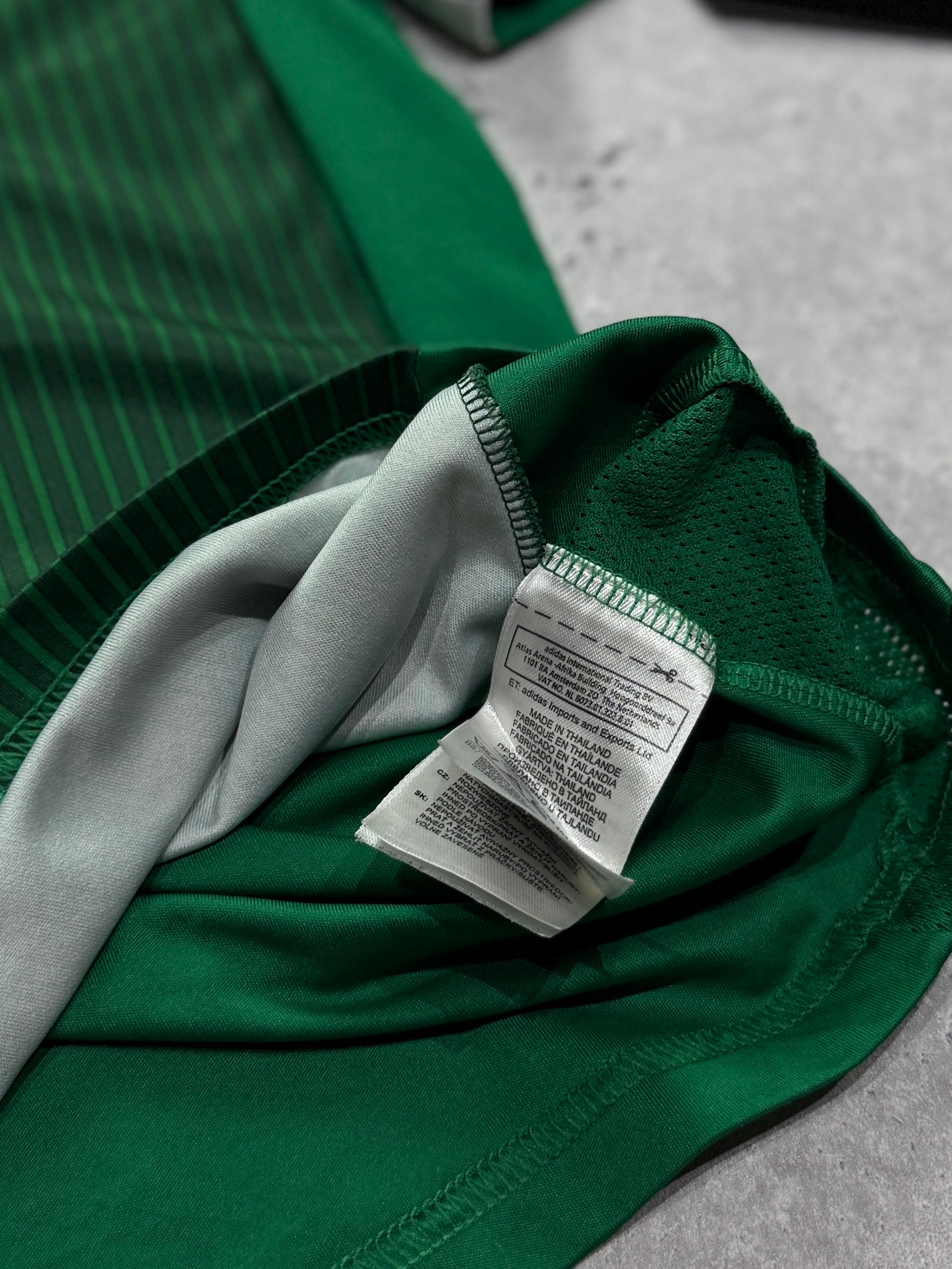 Vintage 2000s Adidas X Mexico Football Jersey (M)