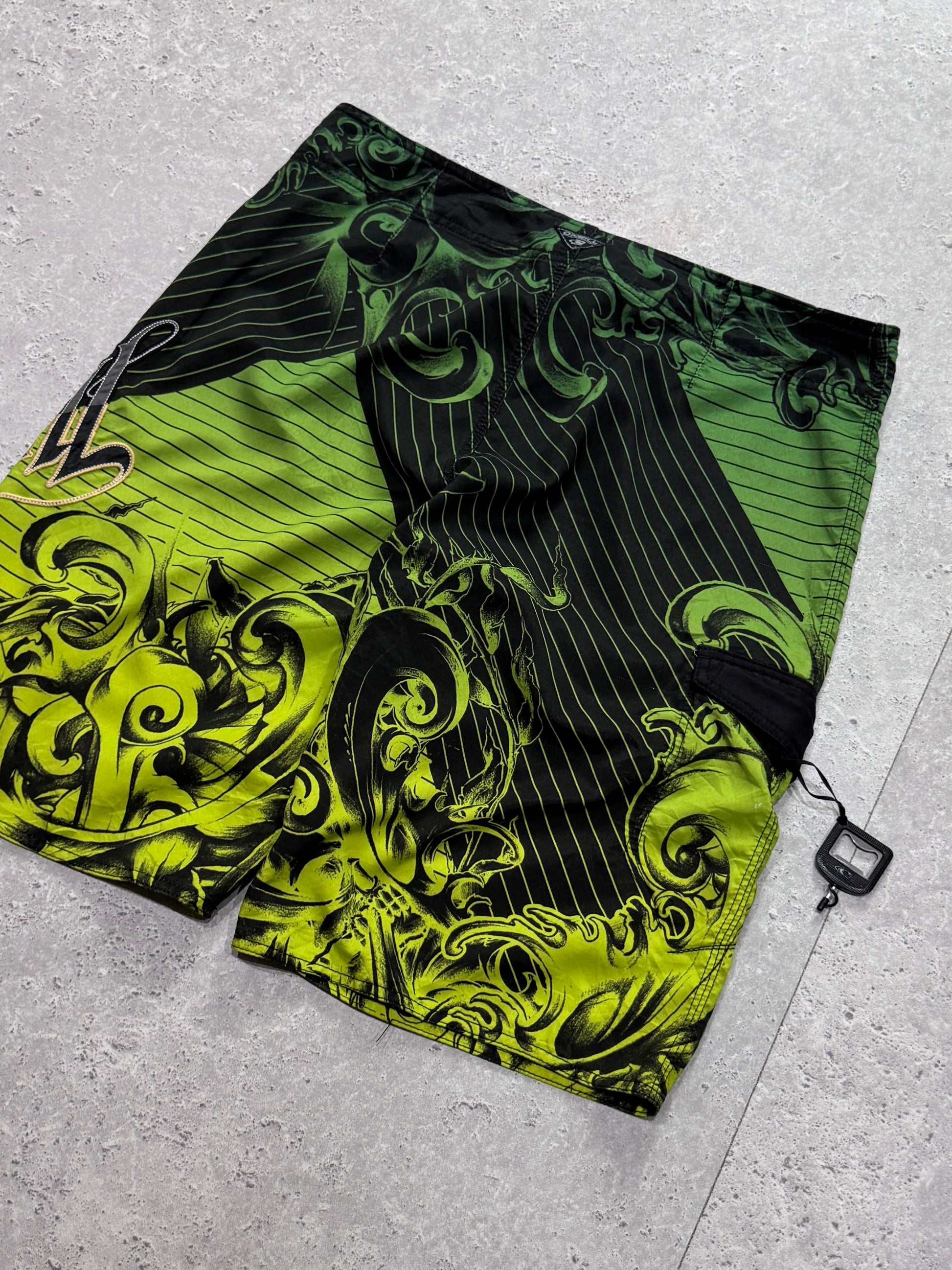 Vintage Y2K O’Neill Graphic Boardshorts (34”)