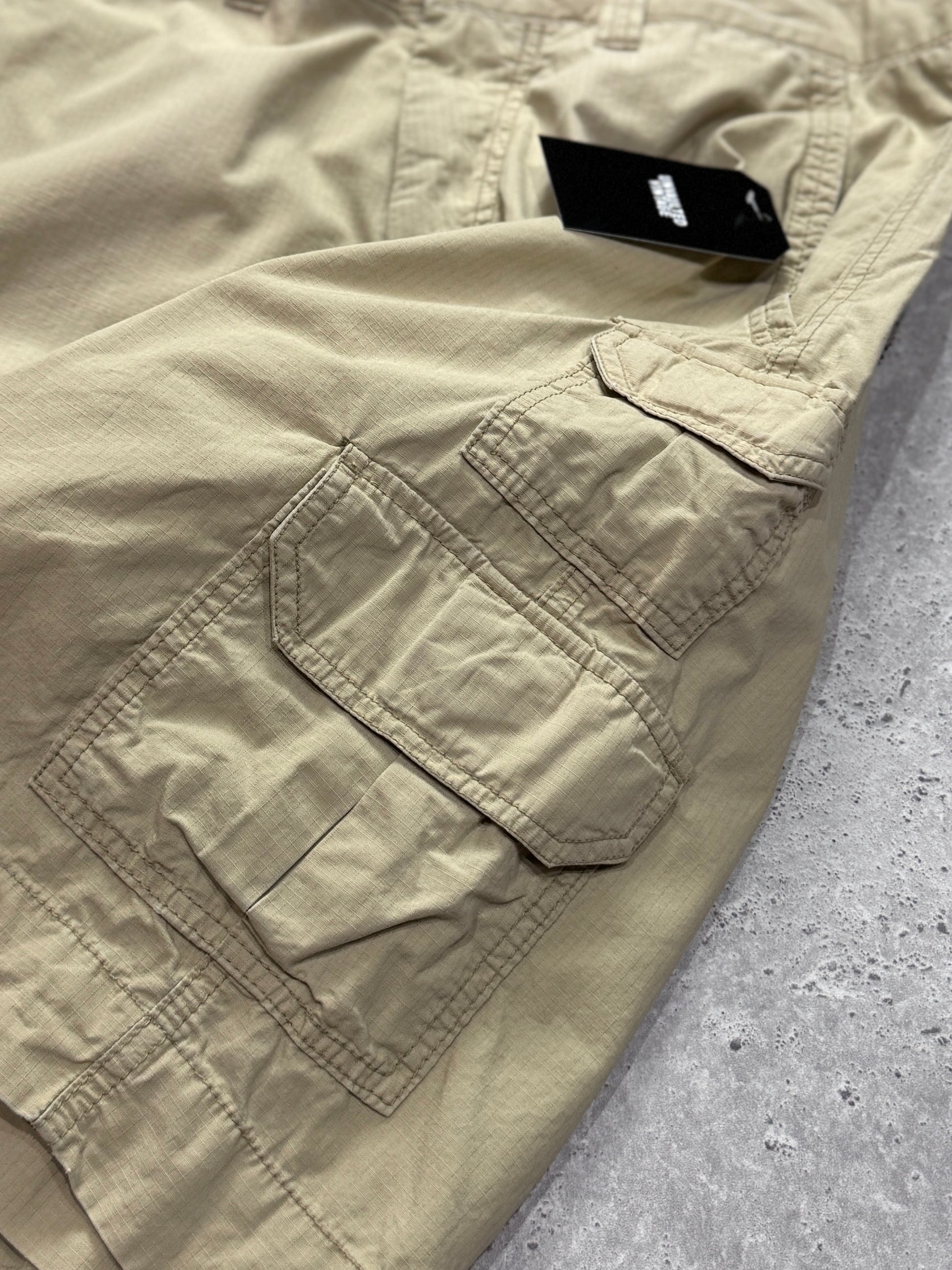 Vintage 2000s Cargo Shorts (32”)