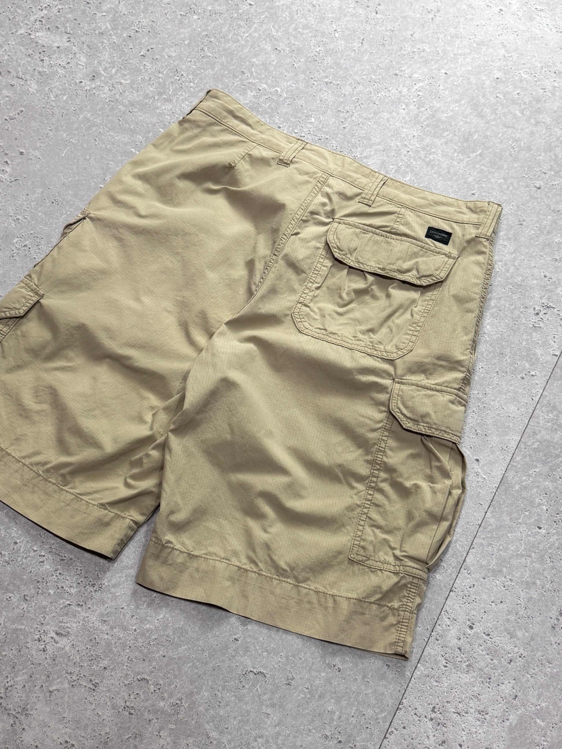Vintage 2000s Cargo Shorts (32”)