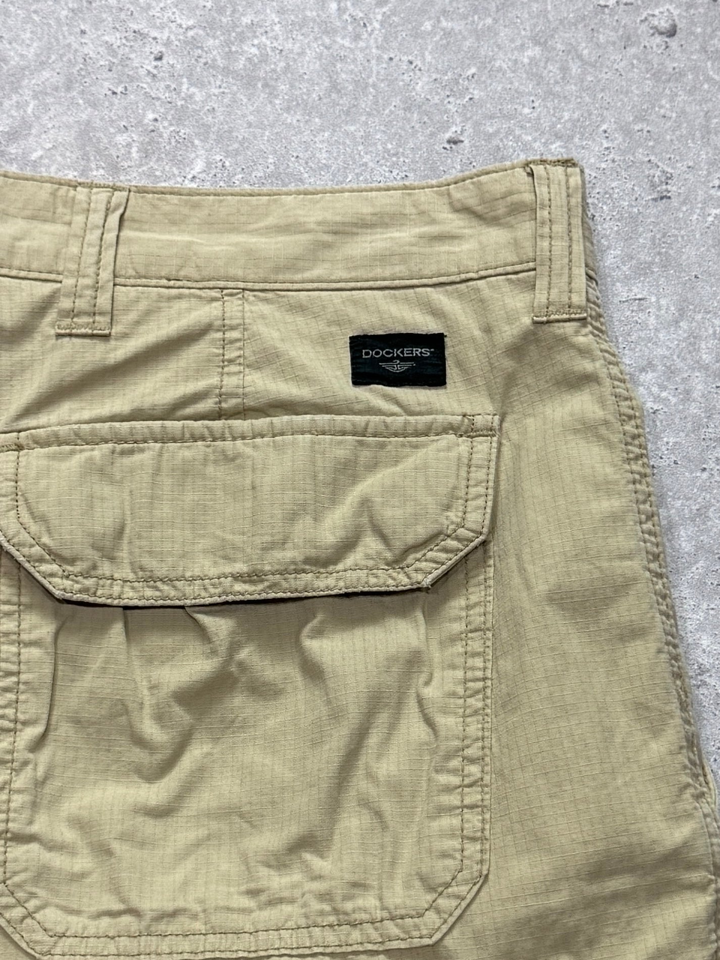 Vintage 2000s Cargo Shorts (32”)