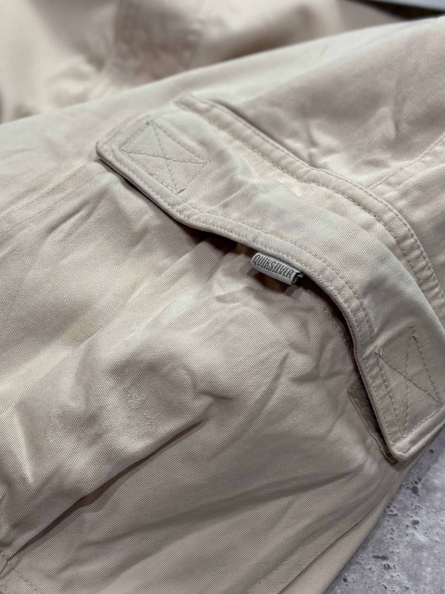 Vintage 2000s Quiksilver Cargo Shorts (34”)