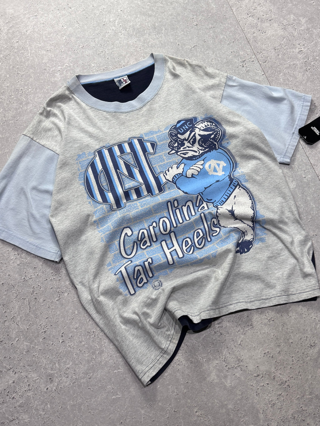 Vintage 90s North Carolina Tar Heels College Tee (L)