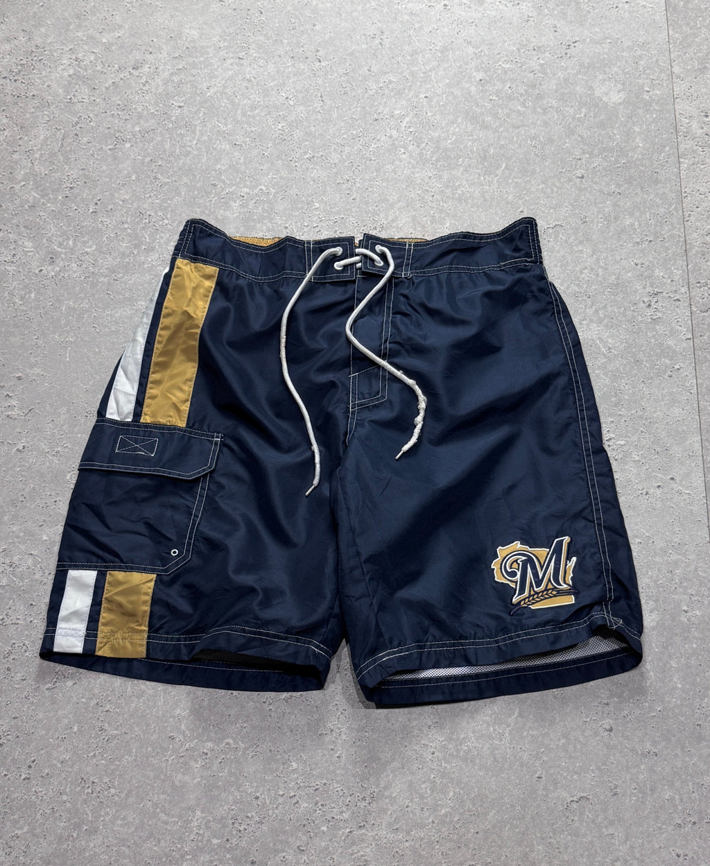 Vintage 2000s Milwaukee Brewers MLB Boardshorts (M)