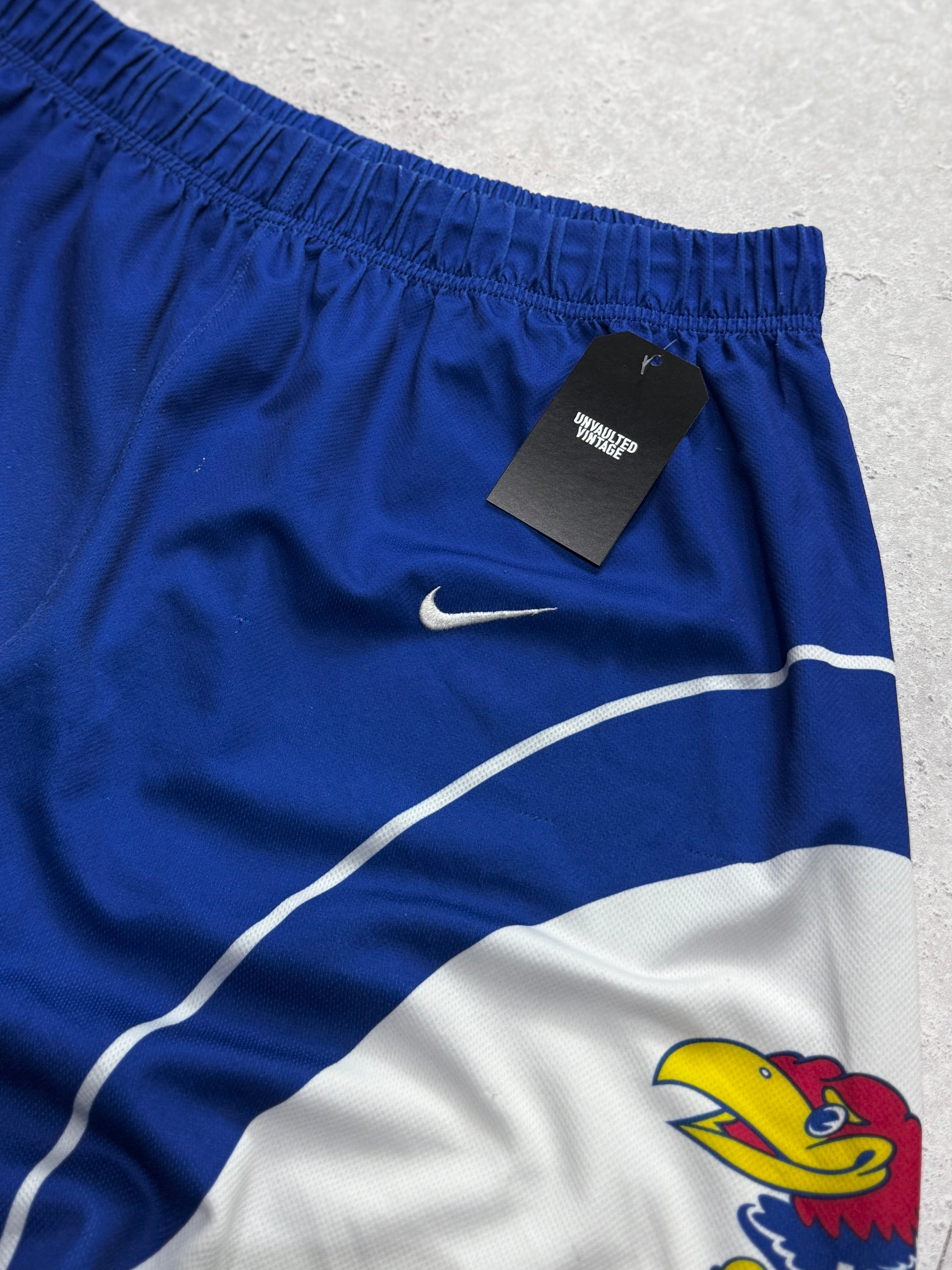 Vintage 2000s Nike X Kansas University Basketball Shorts (XL)