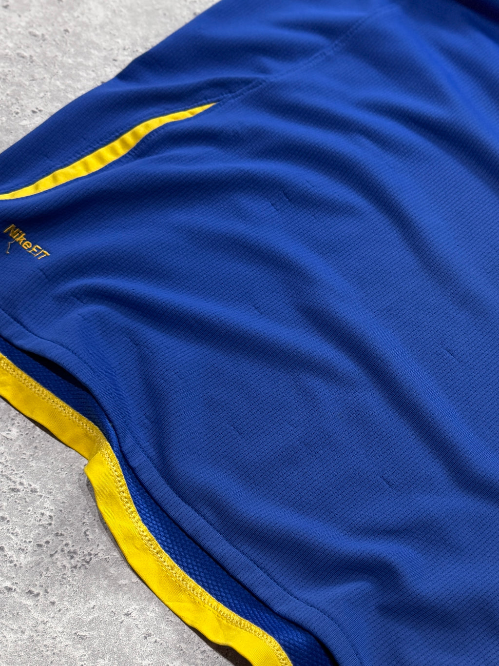 Vintage 2000s Nike X Brasil Football Jersey (M)